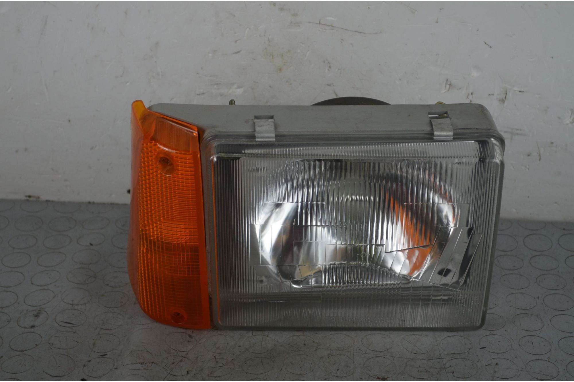 Faro anteriore DX Fiat Panda Dal 1980 al 2003 Cod 46421734  1721030969745