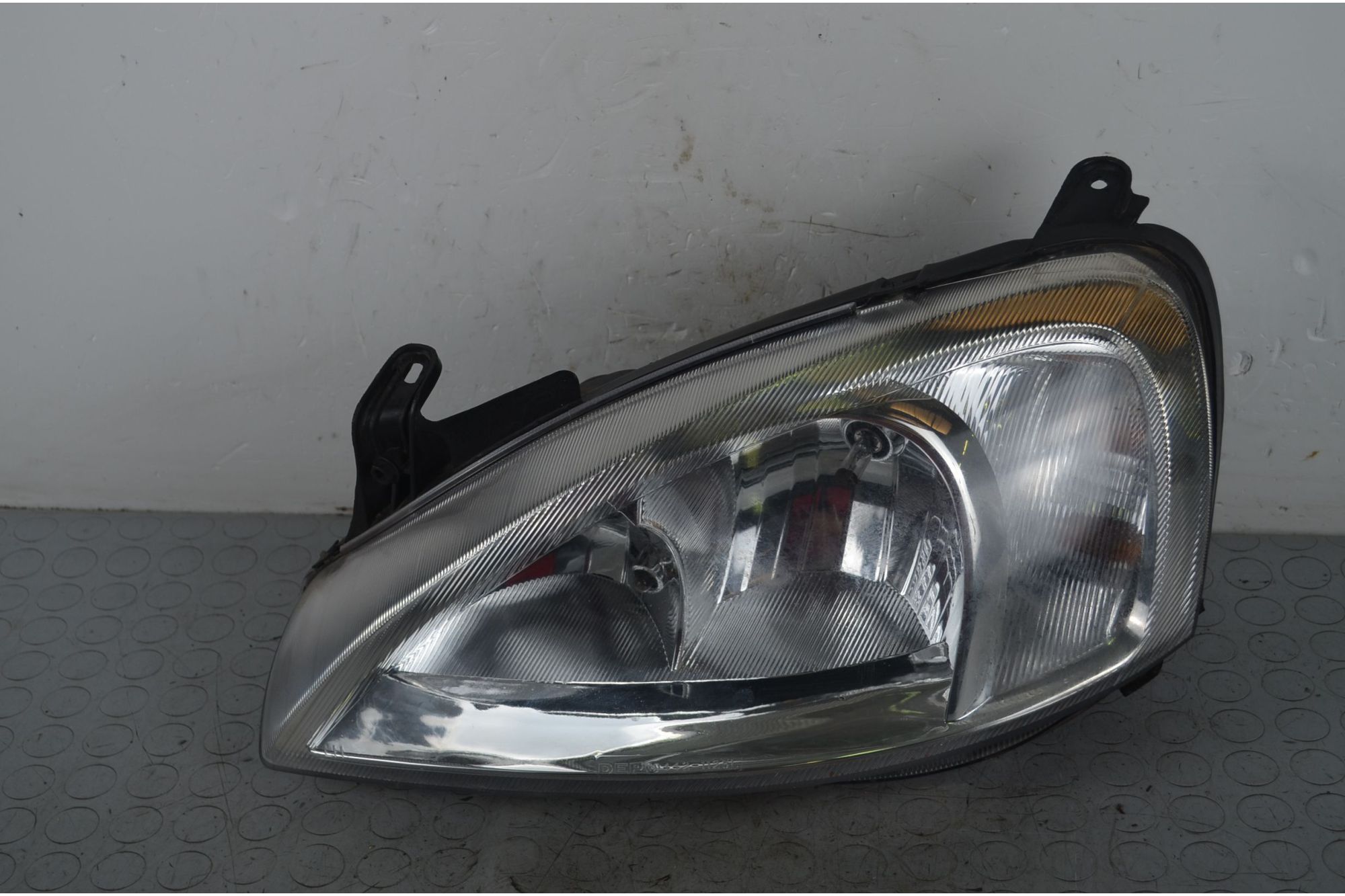 Faro anteriore SX Opel Corsa C Dal 2000 al 2006 Cod 93173249  1721113390183