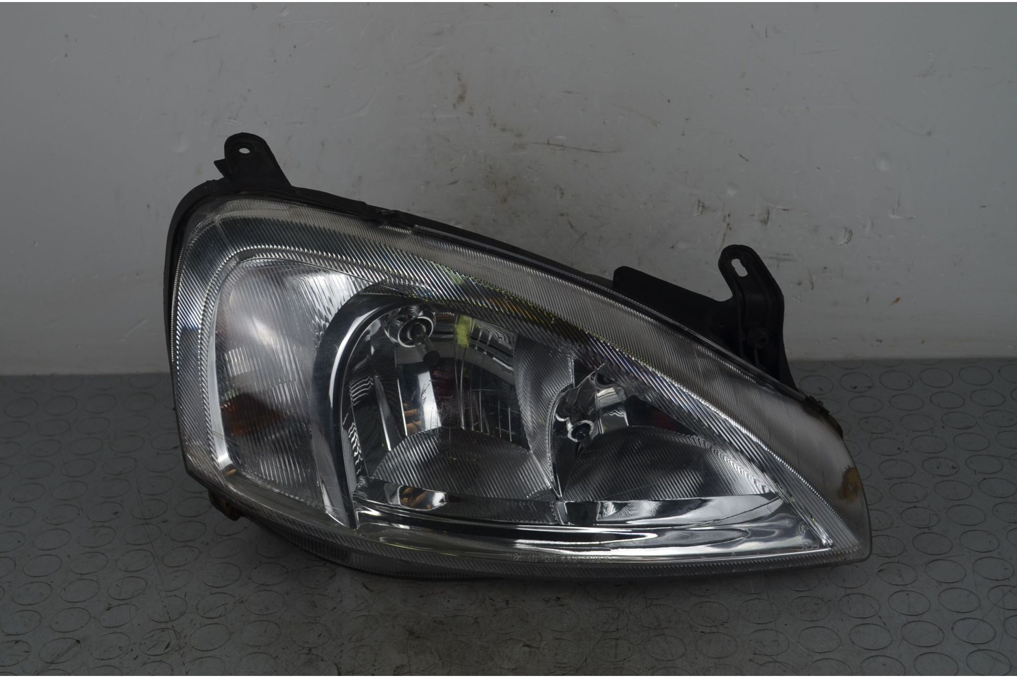 Faro anteriore DX Opel Corsa C Dal 2000 al 2006 Cod 93173252  1721114221066