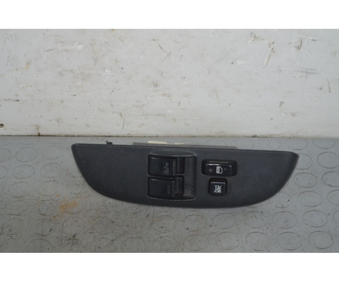 Pulsantiera alzacristalli anteriore SX Toyota Yaris Verso dal 1999 al 2005 Cod 8482052170  1721118500808