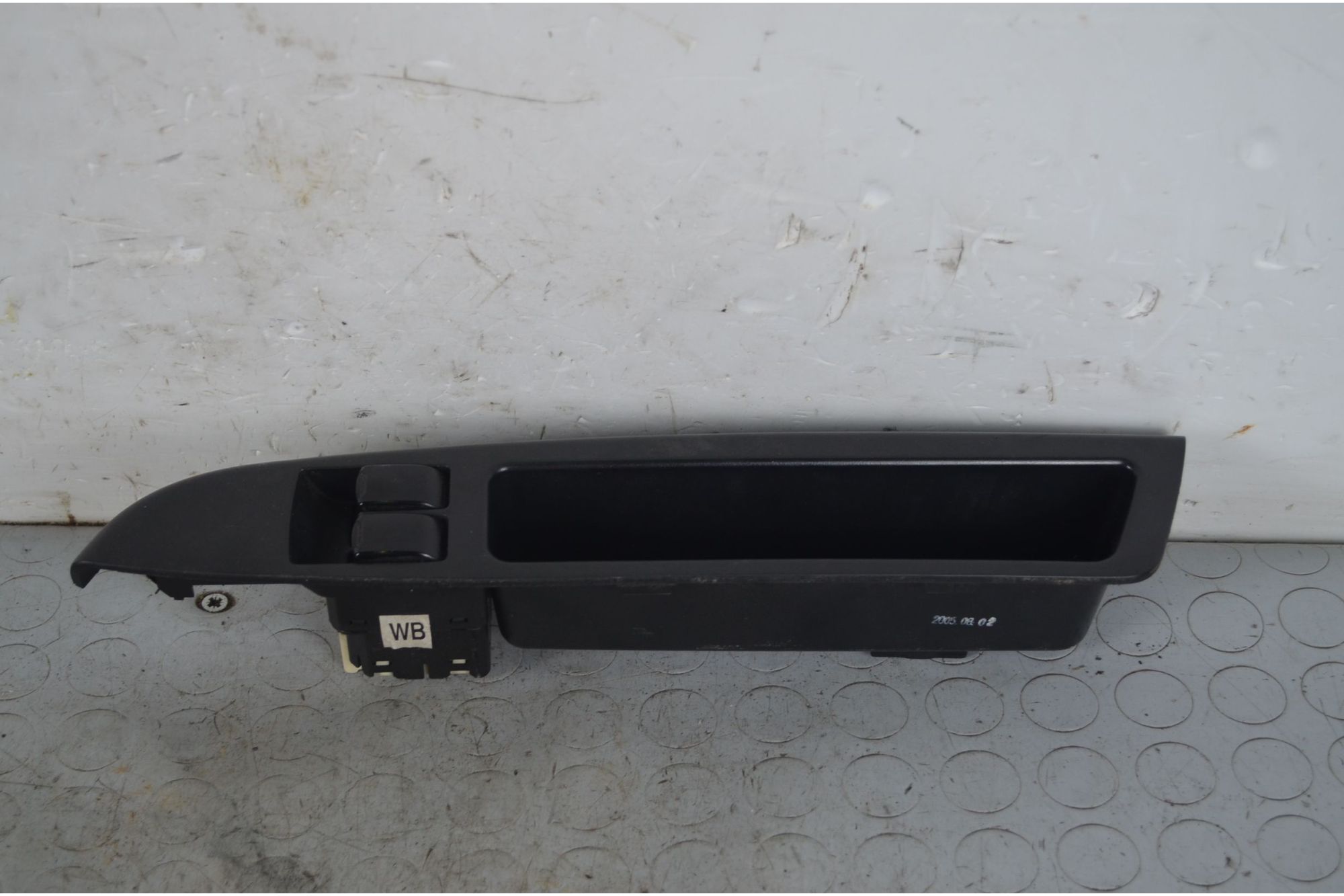 Pulsantiera alzacristalli anteriore SX Chevrolet Matiz Dal 2005 al 2010 Cod 96663853  1721210183848