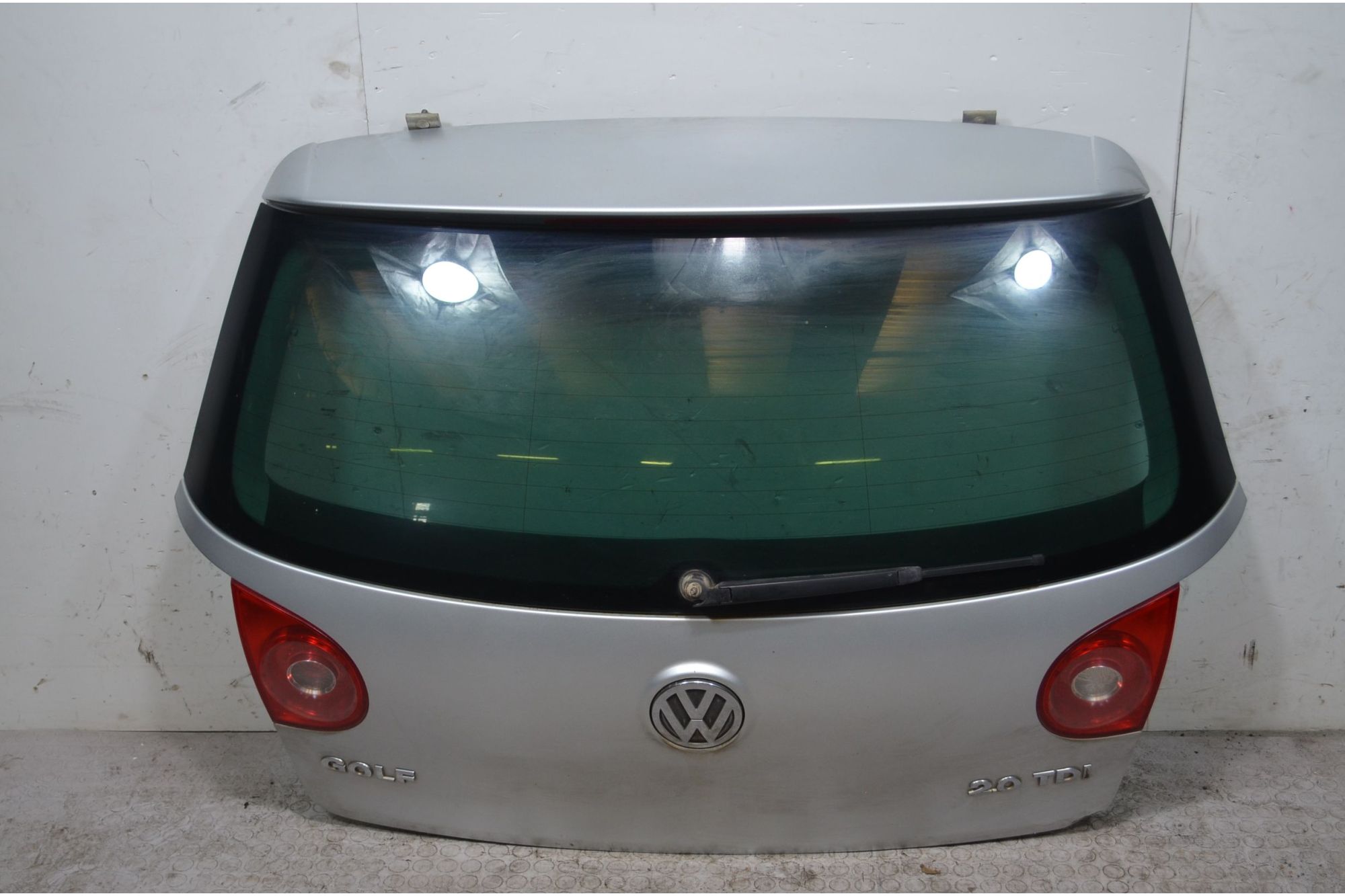 Portellone bagagliaio posteriore Volkswagen Golf V dal 2003 al 2008 Cod 1K6827025H  1721289358895