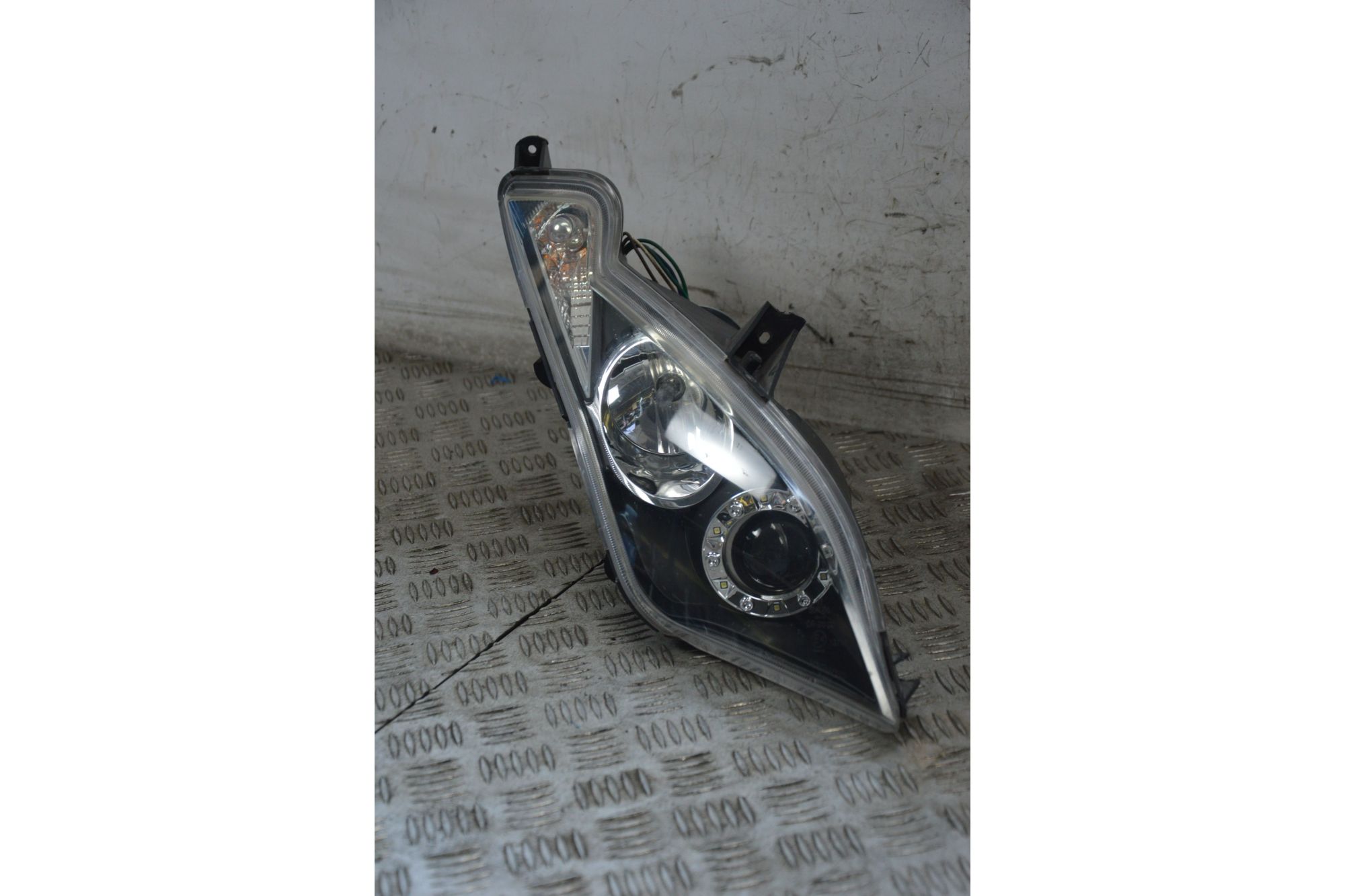 Faro Fanale Anteriore Destro Kymco Downtown 200 dal 2008 al 2017  1721916422159