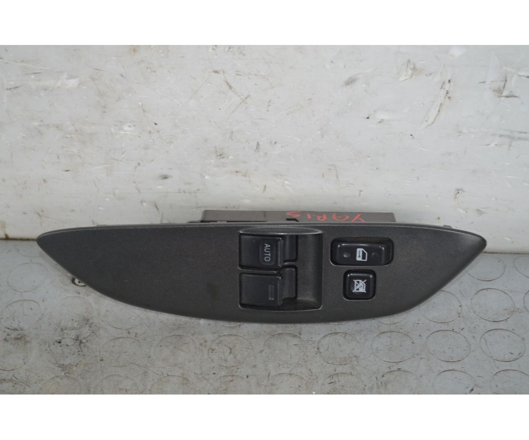 Pulsantiera alzacristalli anteriore SX Toyota Yaris Dal 1999 al 2005 Cod 848200D050  1721918730719