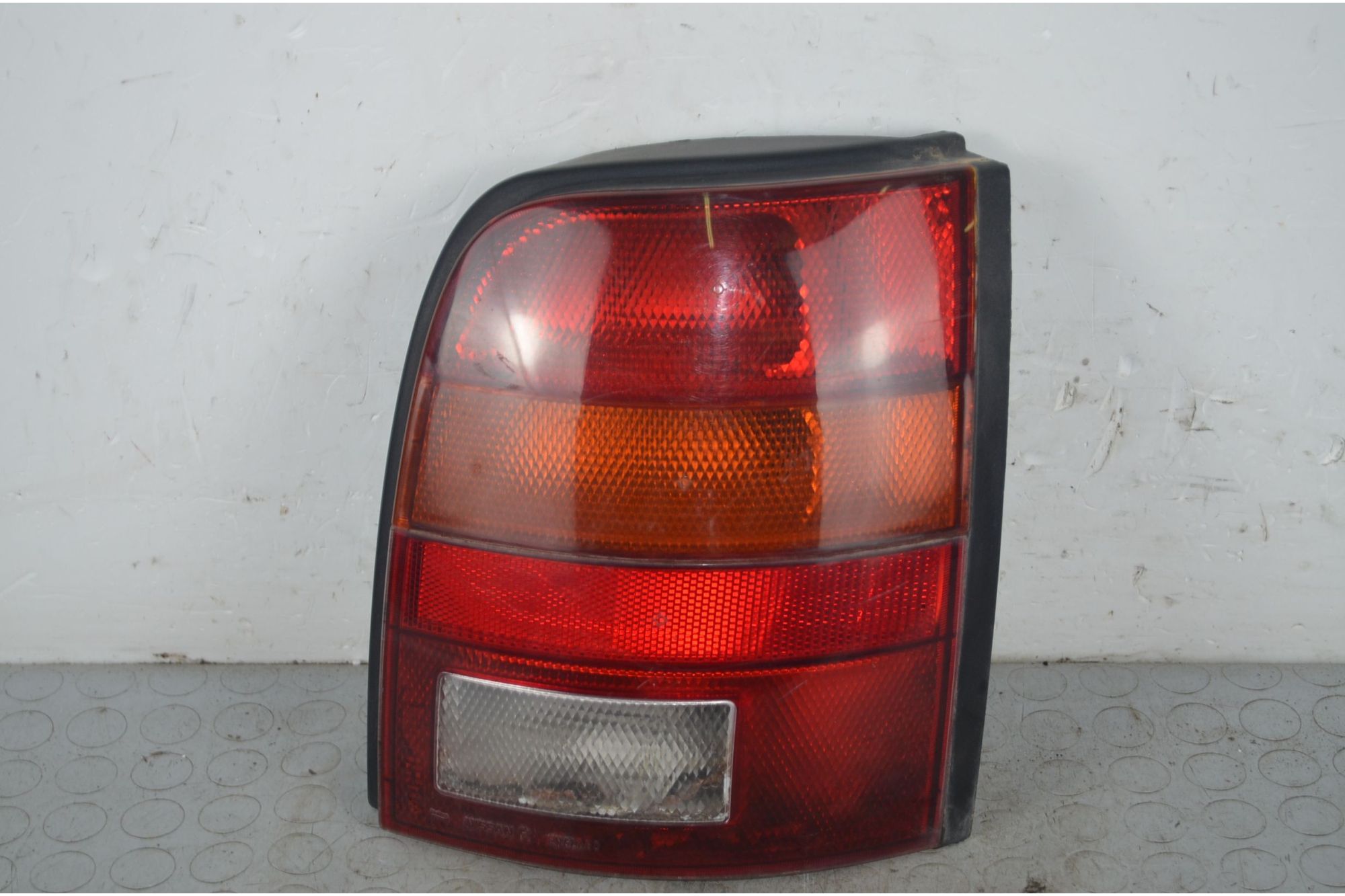 Fanale Stop posteriore DX Nissan Micra K11 Dal 1992 al 2002 Cod 265505F301  1722237061829