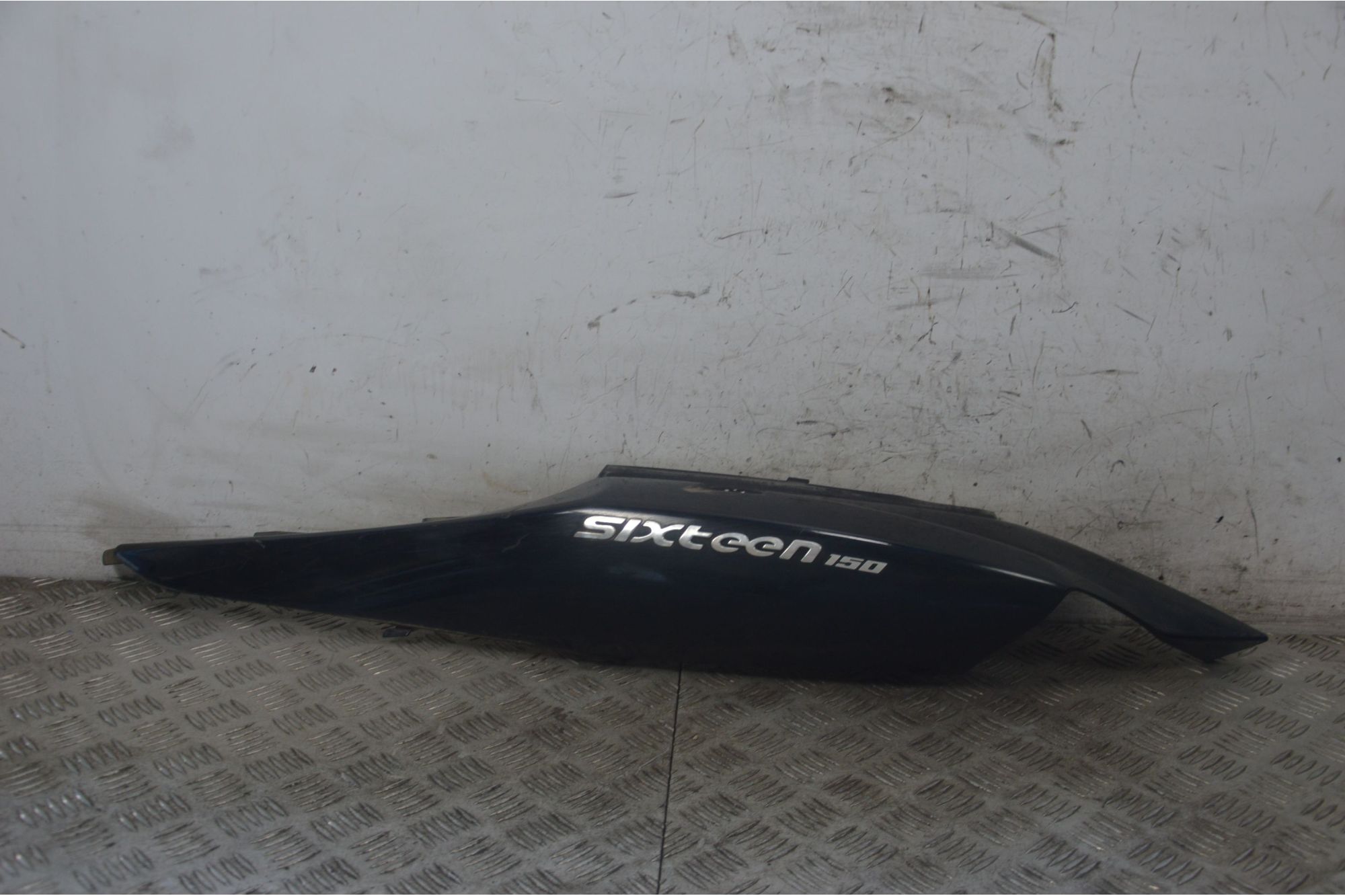 Carena Fianchetto Laterale Sinistro Sx Suzuki Sixteen 125 / 150 dal 2007 al 2014  1722248675220