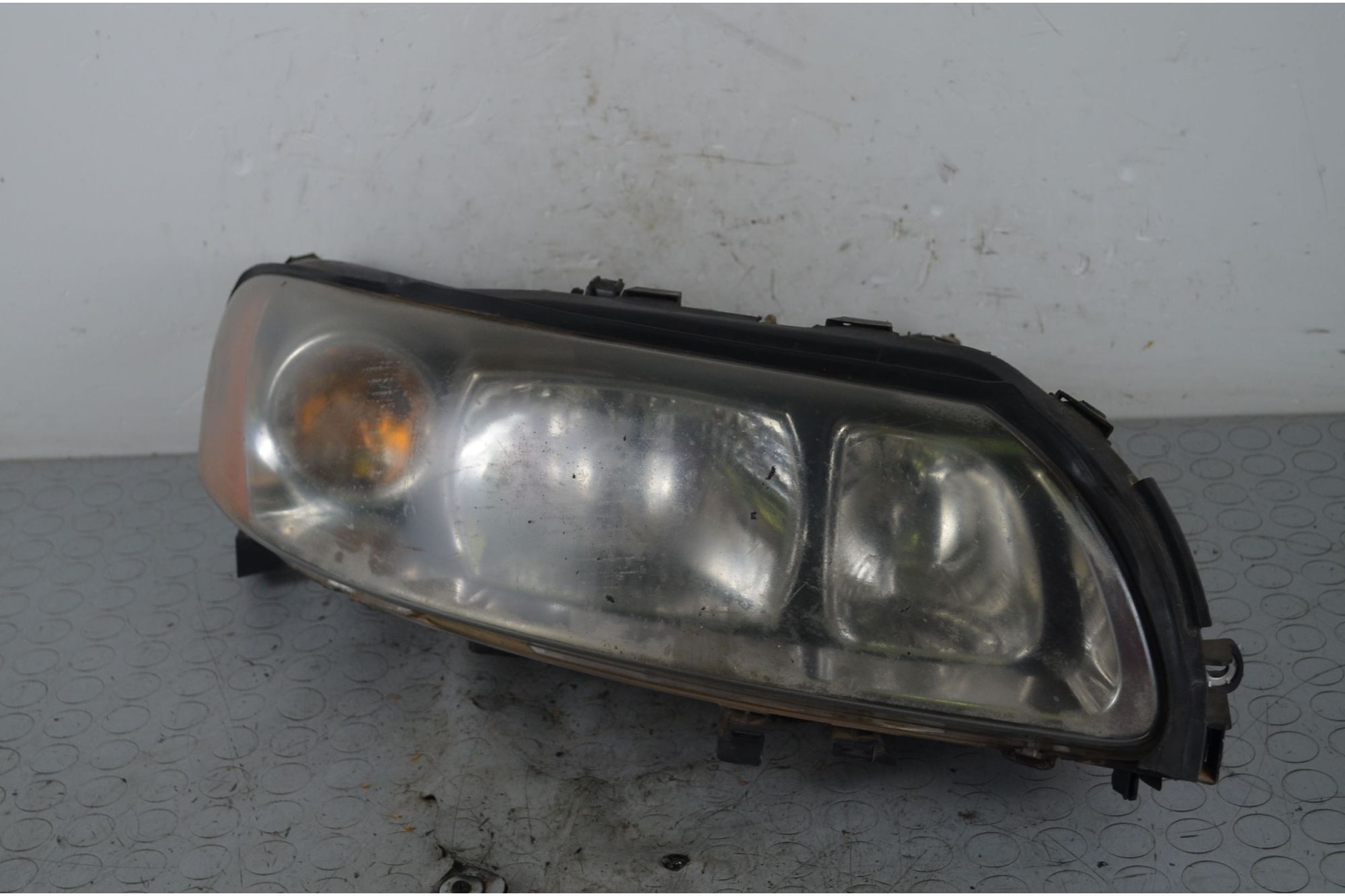 Faro anteriore DX Volvo XC70 Dal 2000 al 2007 Cod 30698836  1722584285657