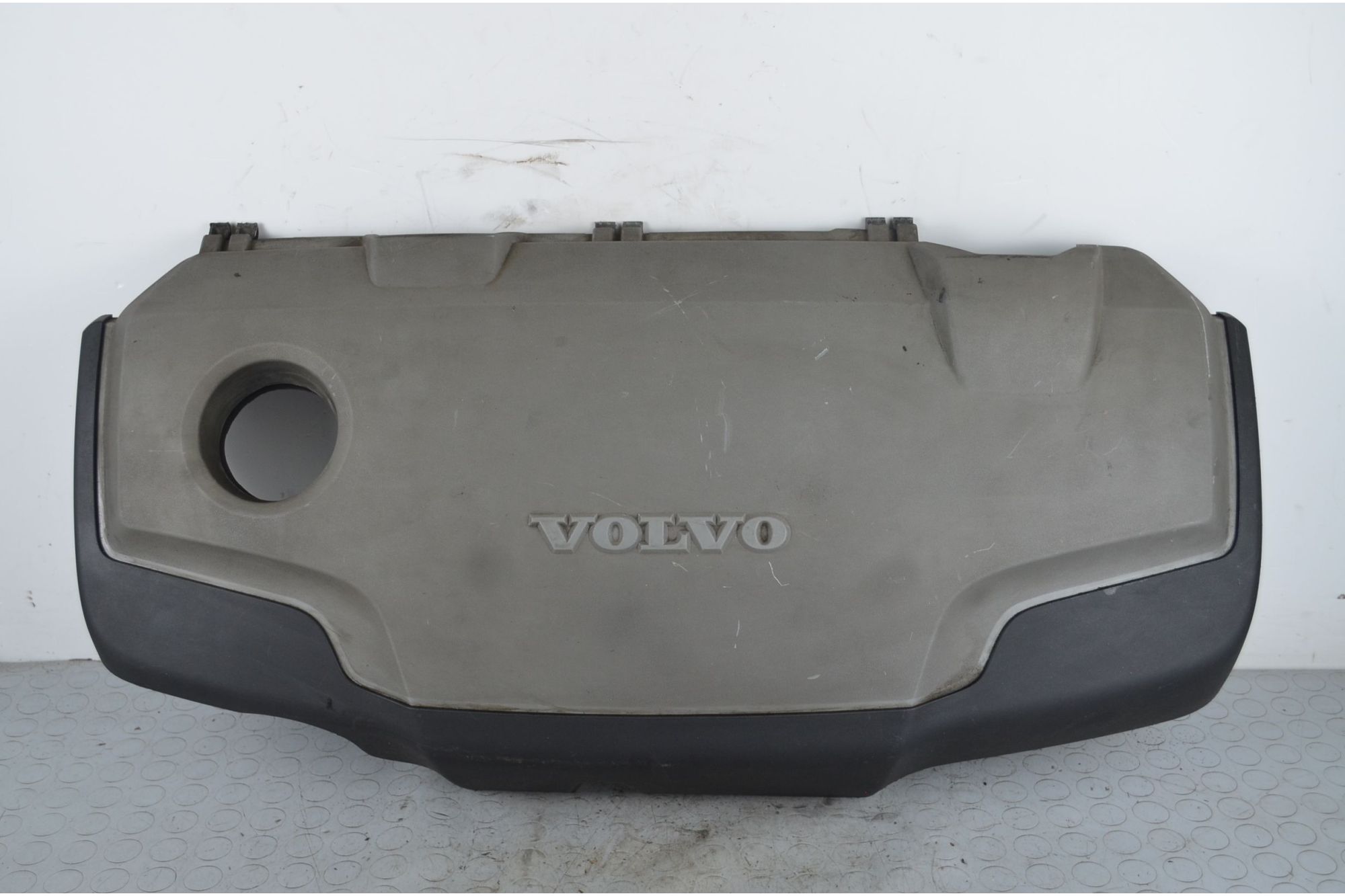 Coperchio motore Volvo XC70  dal 2000 al 2007 Cod 30757158  1722931459953