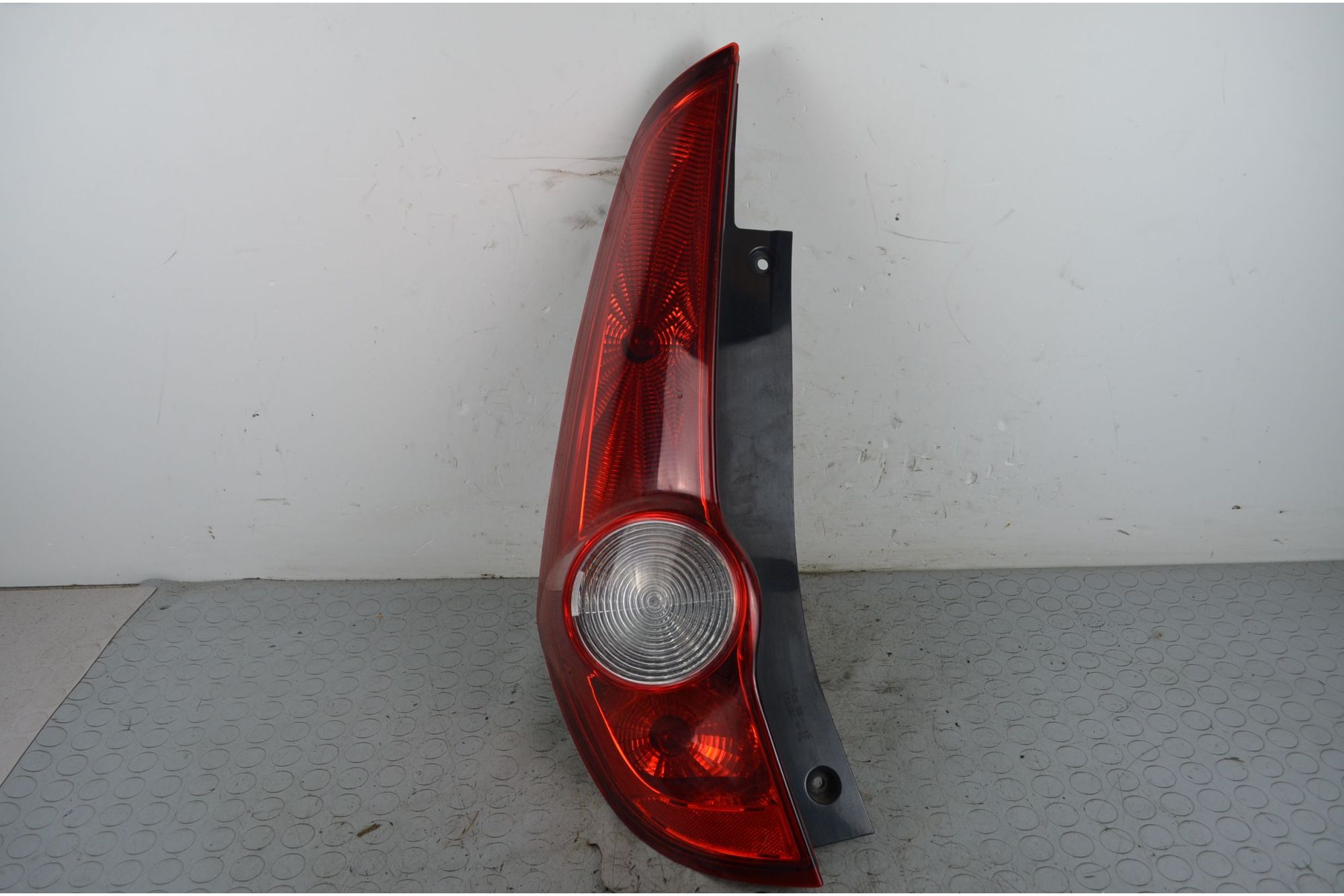 Fanale Stop Posteriore SX Opel Agila B dal 2008 al 2015 Cod 93193683  1722938303679