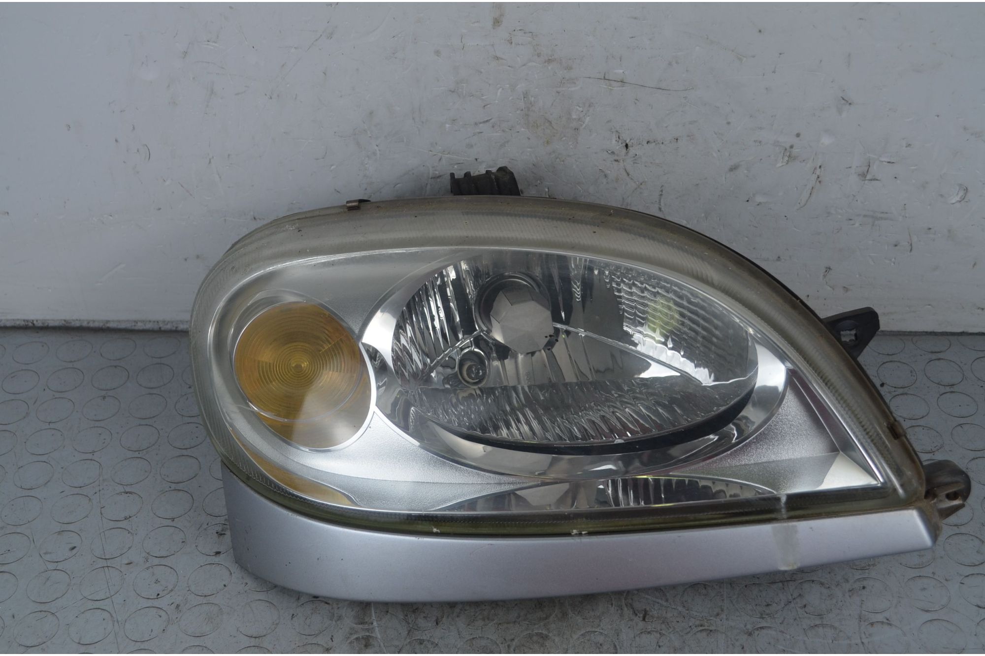 Faro anteriore DX Citroen Saxo Dal 1996 al 2004 Cod 6205W2  1724062208226