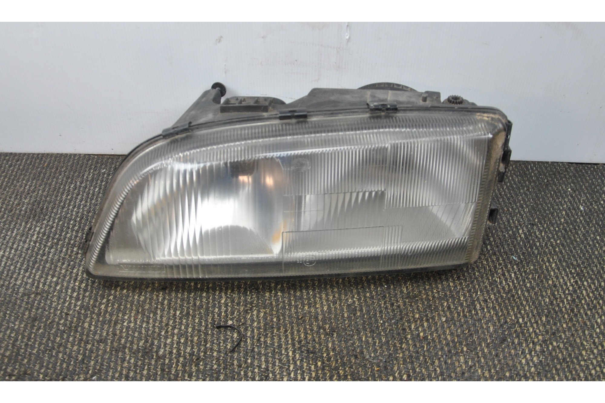 Faro Anteriore SX Volvo V70 dal 1996 al 2001 cod 9169362  2411111177884