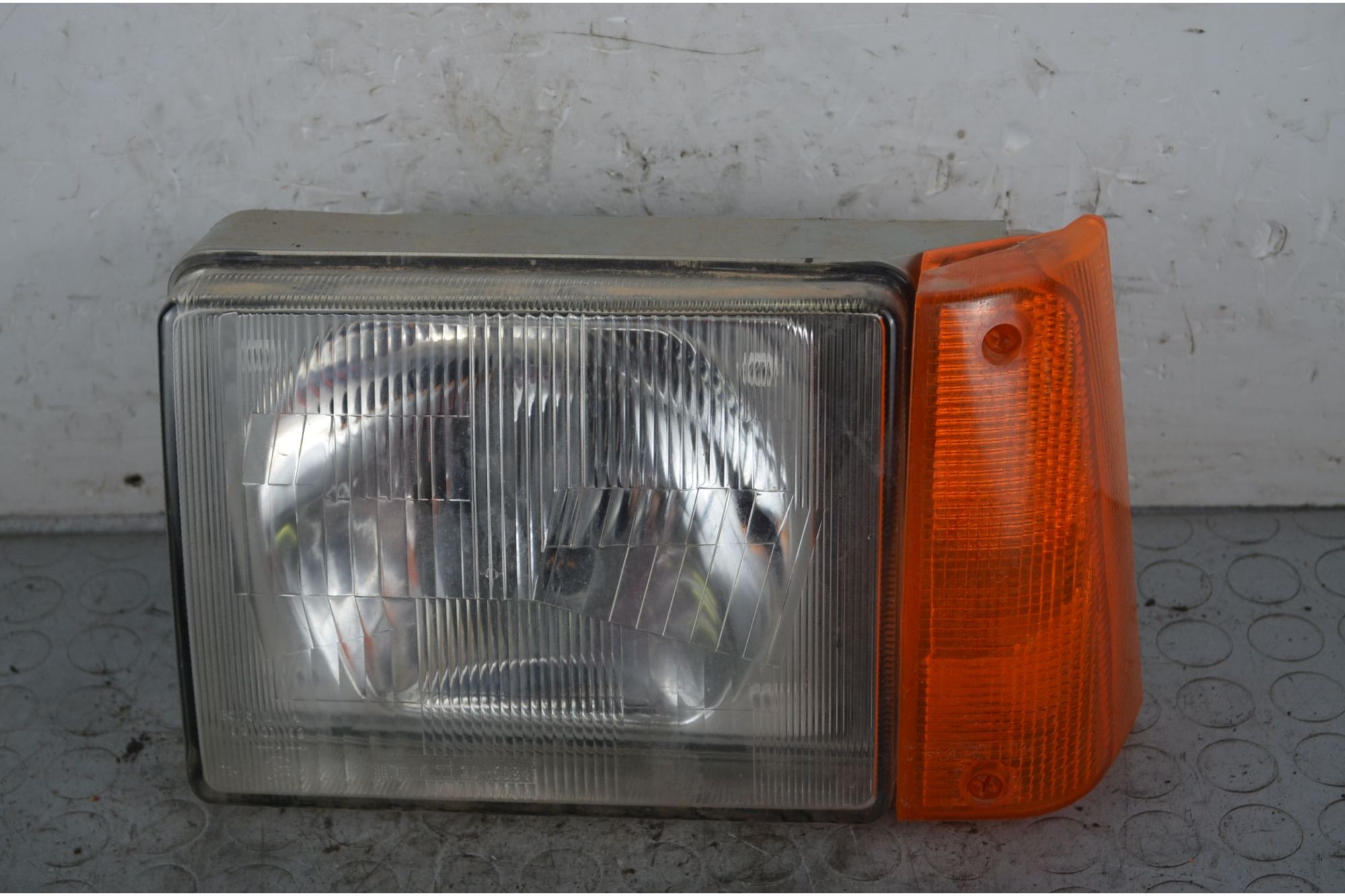 Faro fanale anteriore SX Fiat Panda 141 Dal 1980 al 2003 Cod OE 46421733  1724248504500