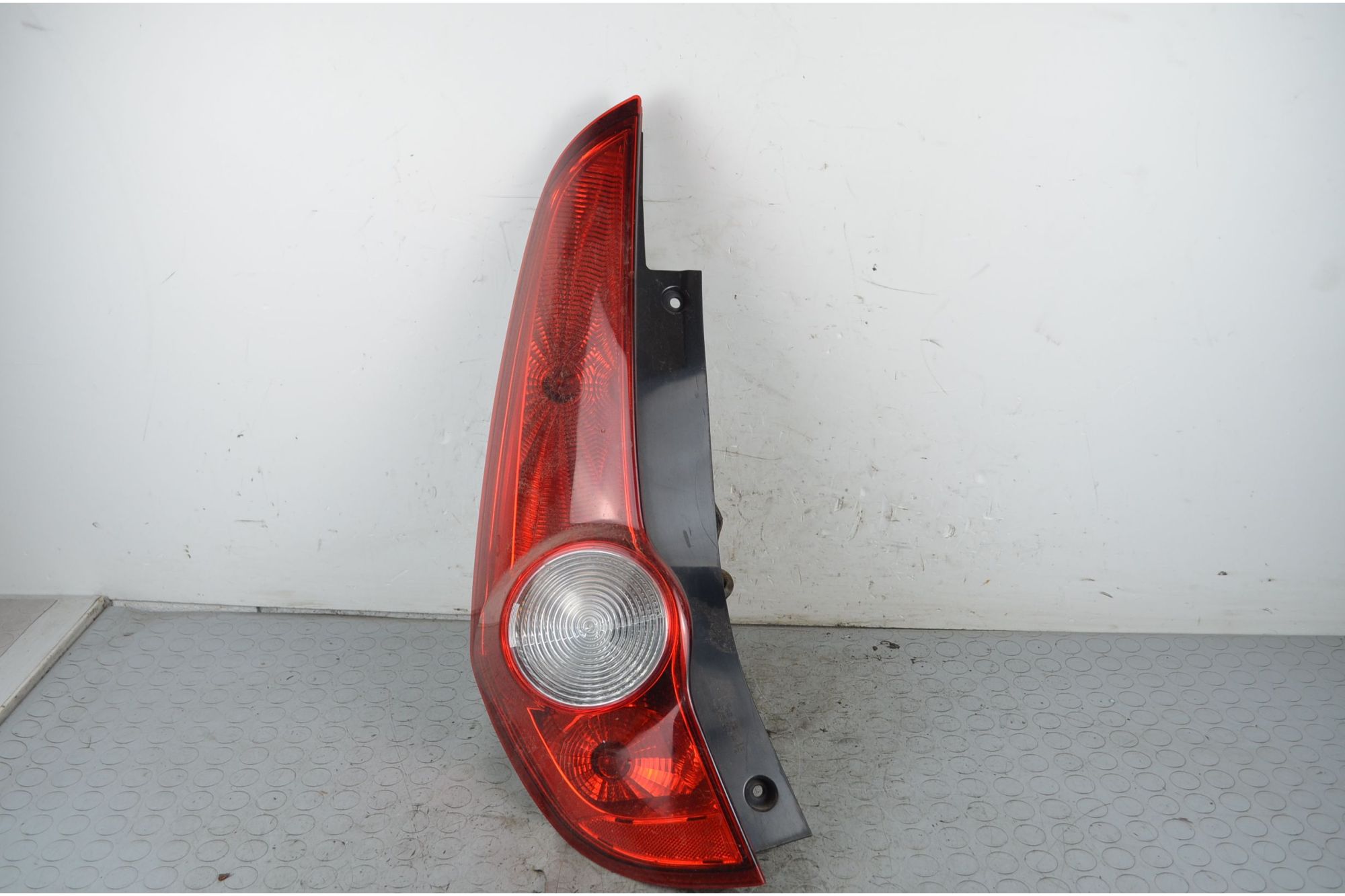 Fanale Stop posteriore SX Opel Agila B Dal 2008 al 2015 Cod 93193683  1724322369841