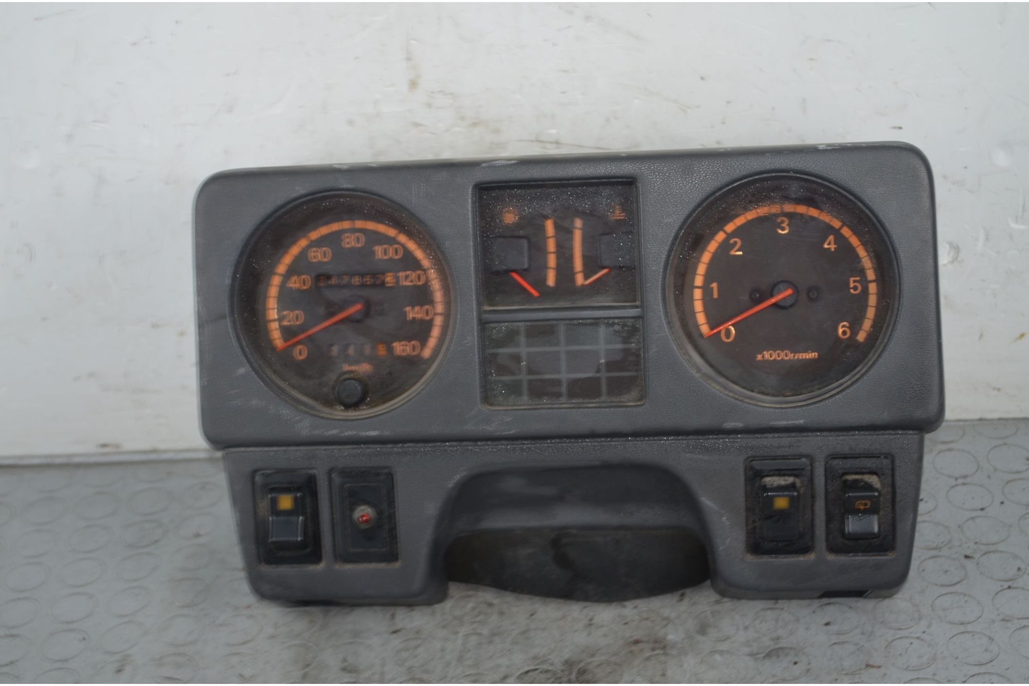 Strumentazione contachilometri completa Mitsubishi Pajero Dal 1986 al 1991 Cod MB716924  1724322994593