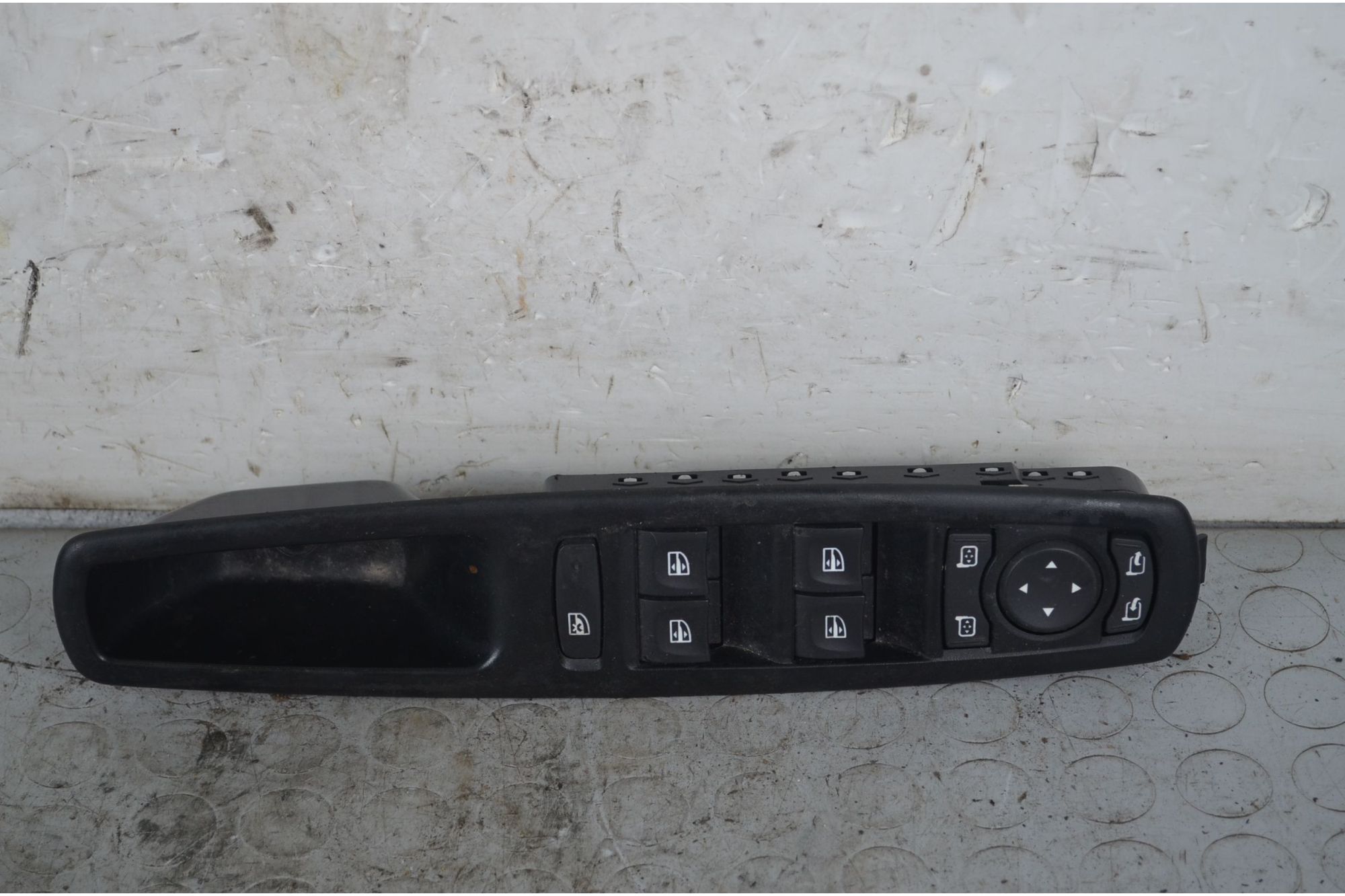 Pulsantiera alzacristalli anteriore SX Renault Scenic III Dal 2009 al 2016 Cod 809610047R  1724336221371