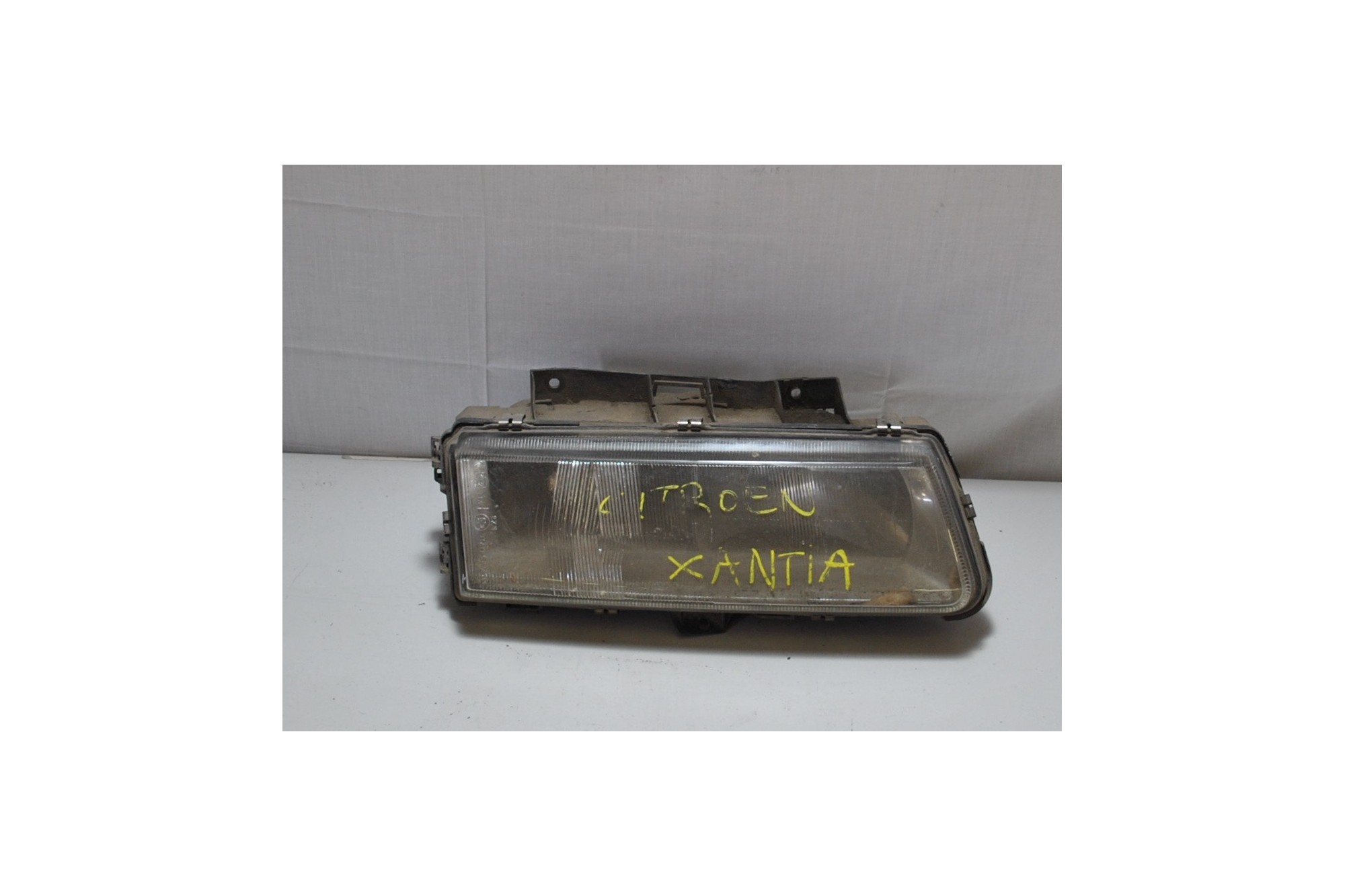 Faro Anteriore DX Citroen Xantia dal 1993 al 1998 Cod 9171104  2411111179024