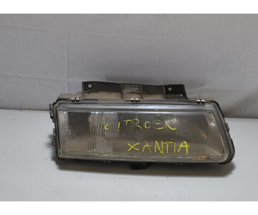 Faro Anteriore DX Citroen Xantia dal 1993 al 1998 Cod 9171104  2411111179024