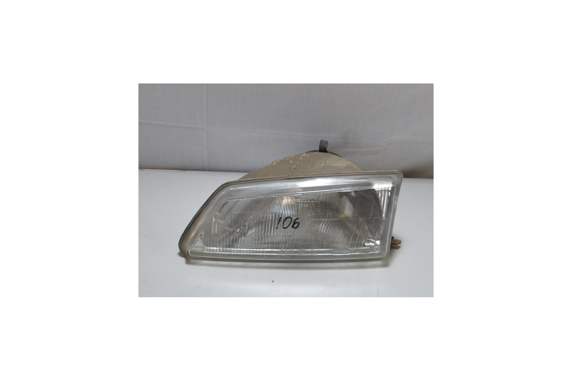 Faro anteriore SX Peugeot 106 dal 1991 al 1996 cod 0247444  2411111179048