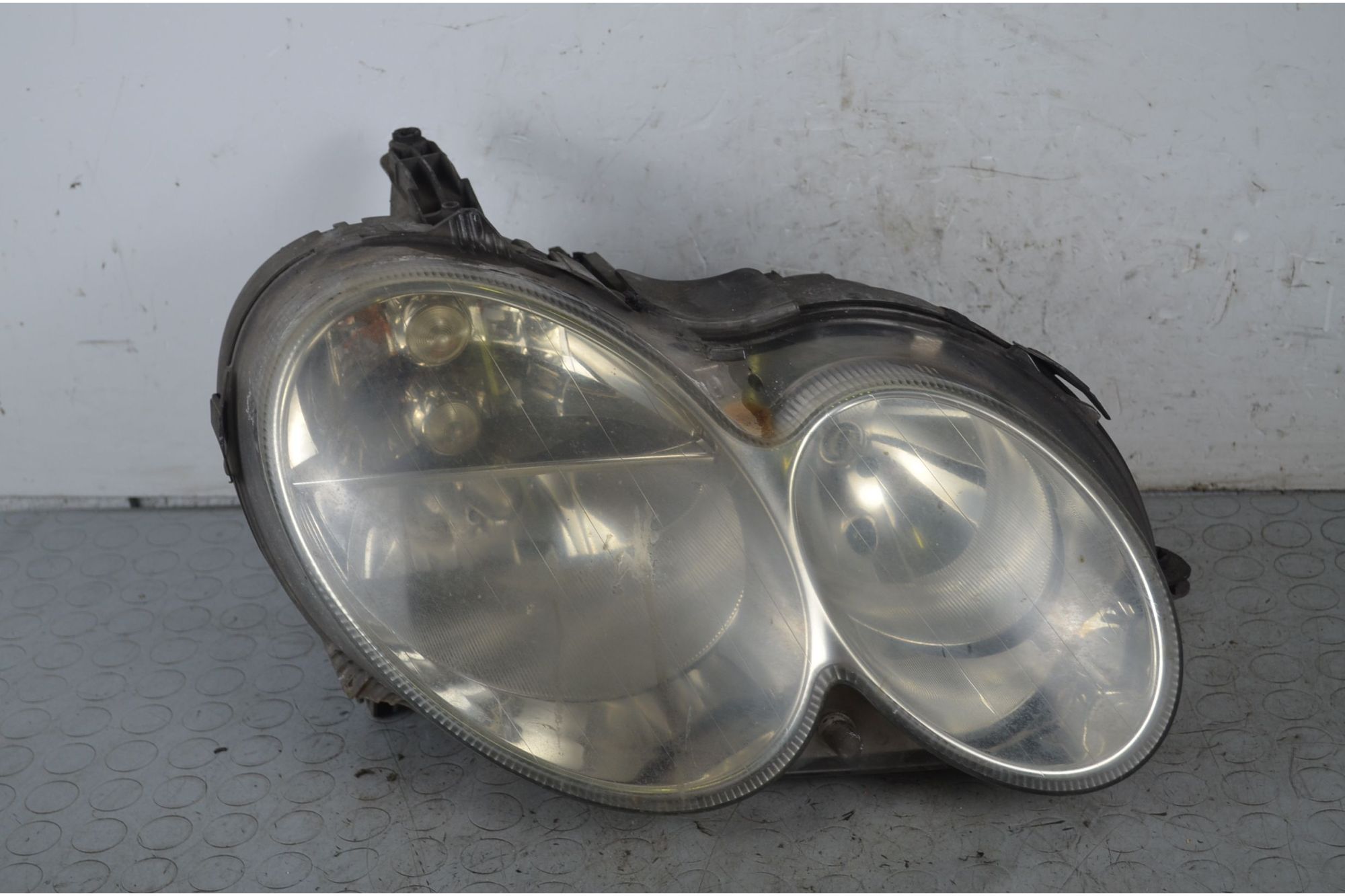 Faro anteriore DX Mercedes CLK W209 Dal 2002 al 2010 Cod A2098203861  1725356864050