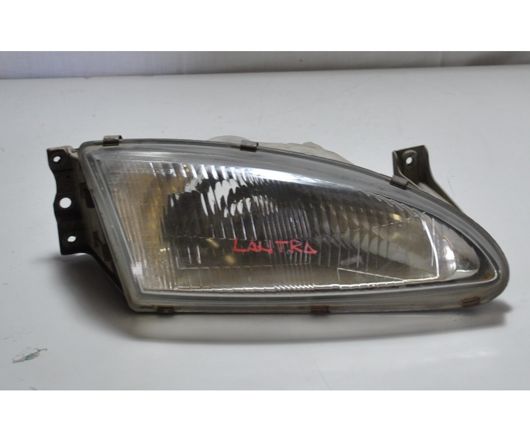 Faro anteriore SX Hyundai Elantra dal 1990 al 1995 Cod 010095  2411111179574