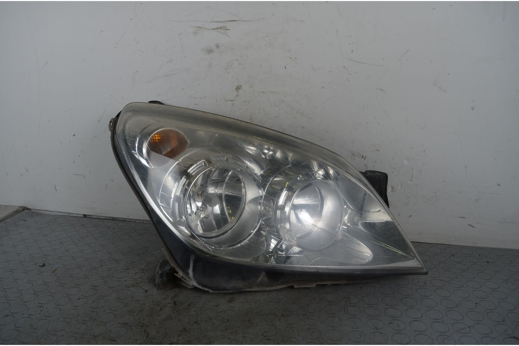 Faro Anteriore Dx Opel Astra H dal 2004 al 2011 Cod 93190070  1727248751806