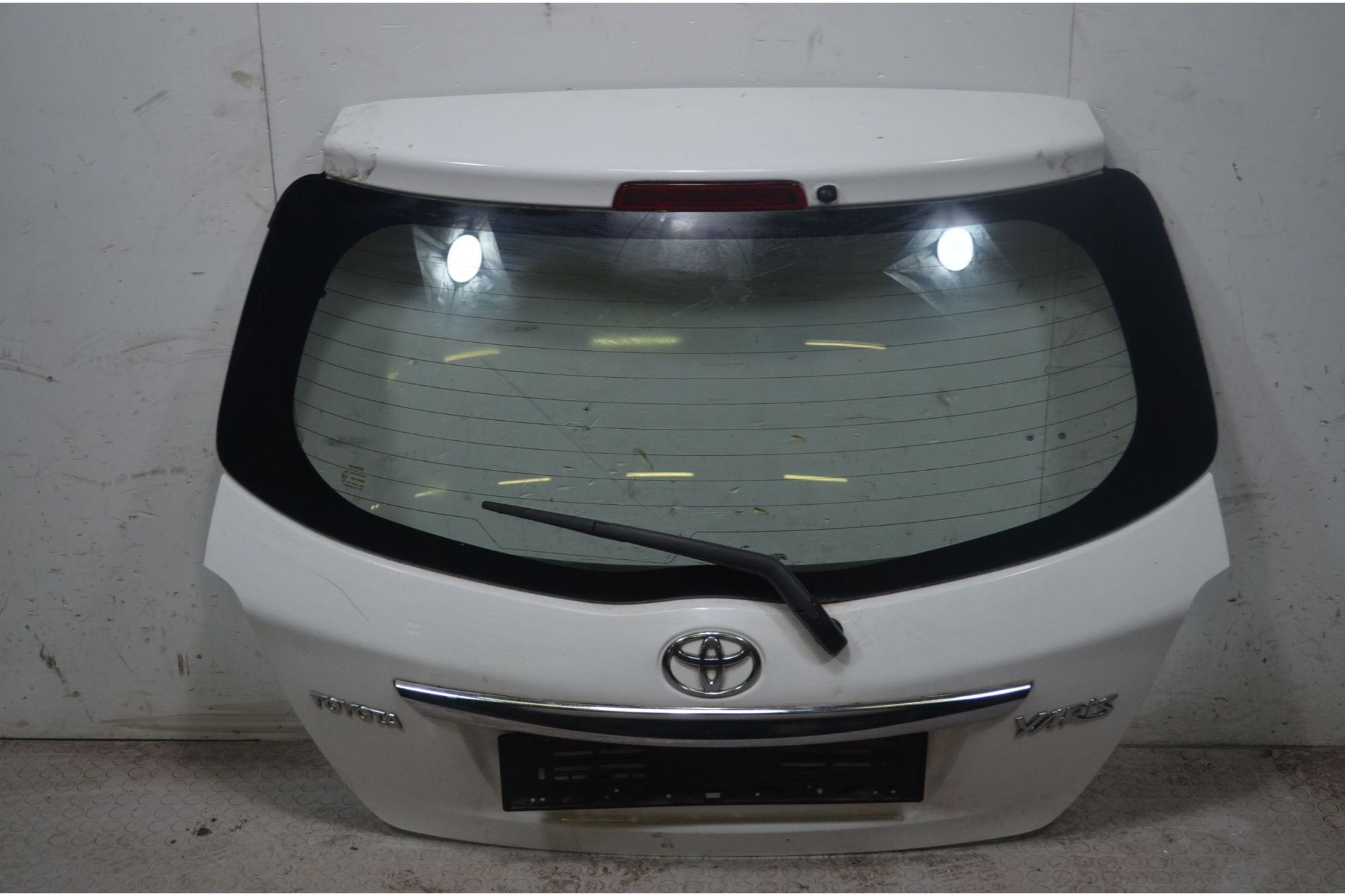 Portellone Bagagliaio Toyota Yaris dal 2011 al 2019 Cod 670050D111  1727426658200