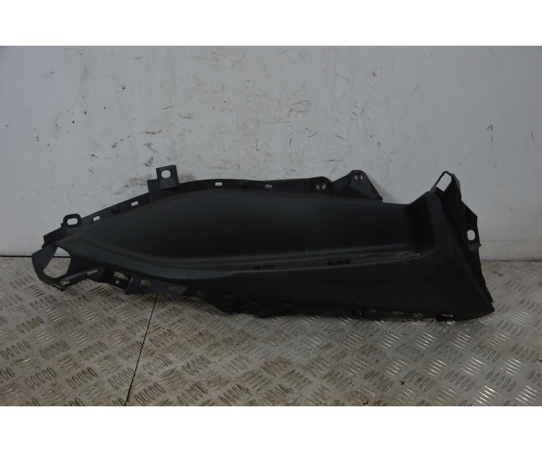 Carena Pedana Poggiapiedi Destra Dx Yamaha Xmax X-max 125 Dal 2018 al 2020 Cod BL1-F7488-00  1727427495545