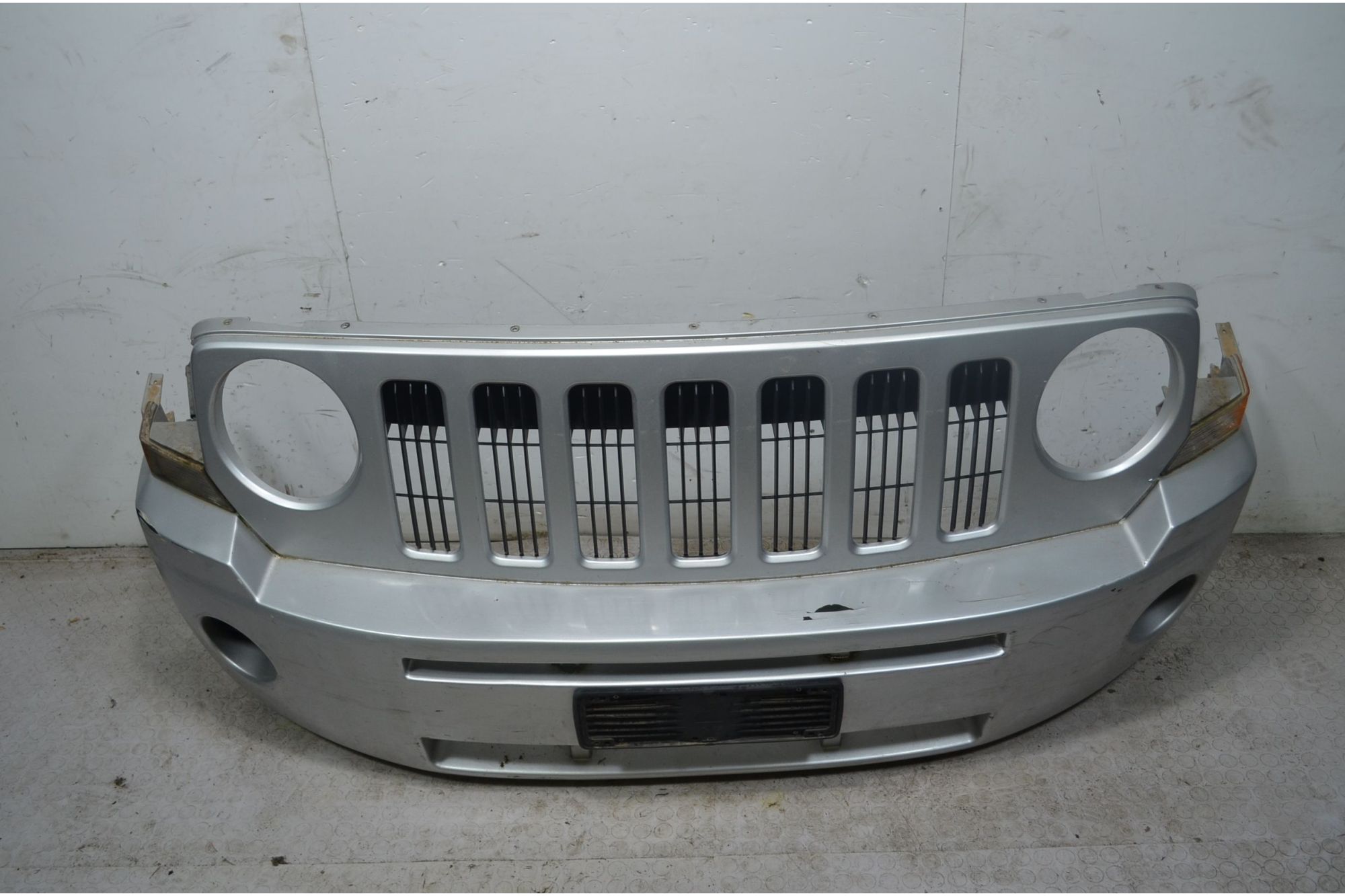 Paraurti anteriore Jeep Patriot Dal 2007 al 2011  1727428593103