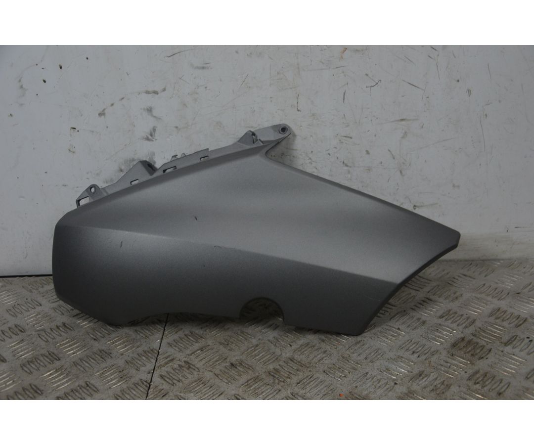 Carena Fianchetto Scudo Anteriore Destro DX Yamaha Xmax X-max 300 dal 2017 al 2020 COD B74-F8377-00  1727450996842