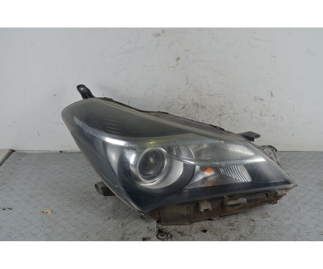 Faro anteriore DX Toyota Yaris Dal 2011 al 2019 Cod 811300DA40  1727766637491