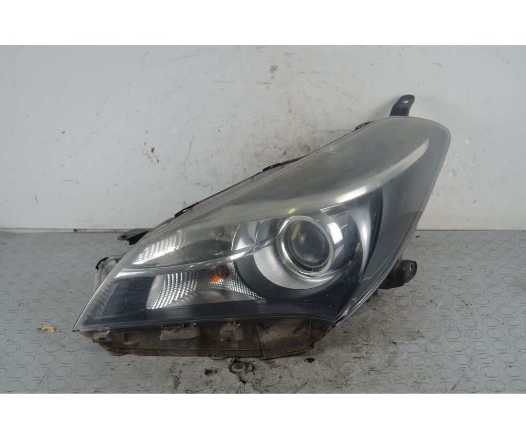 Faro anteriore SX Toyota Yaris Dal 2011 al 2019 Cod 811700DA40  1727767834783