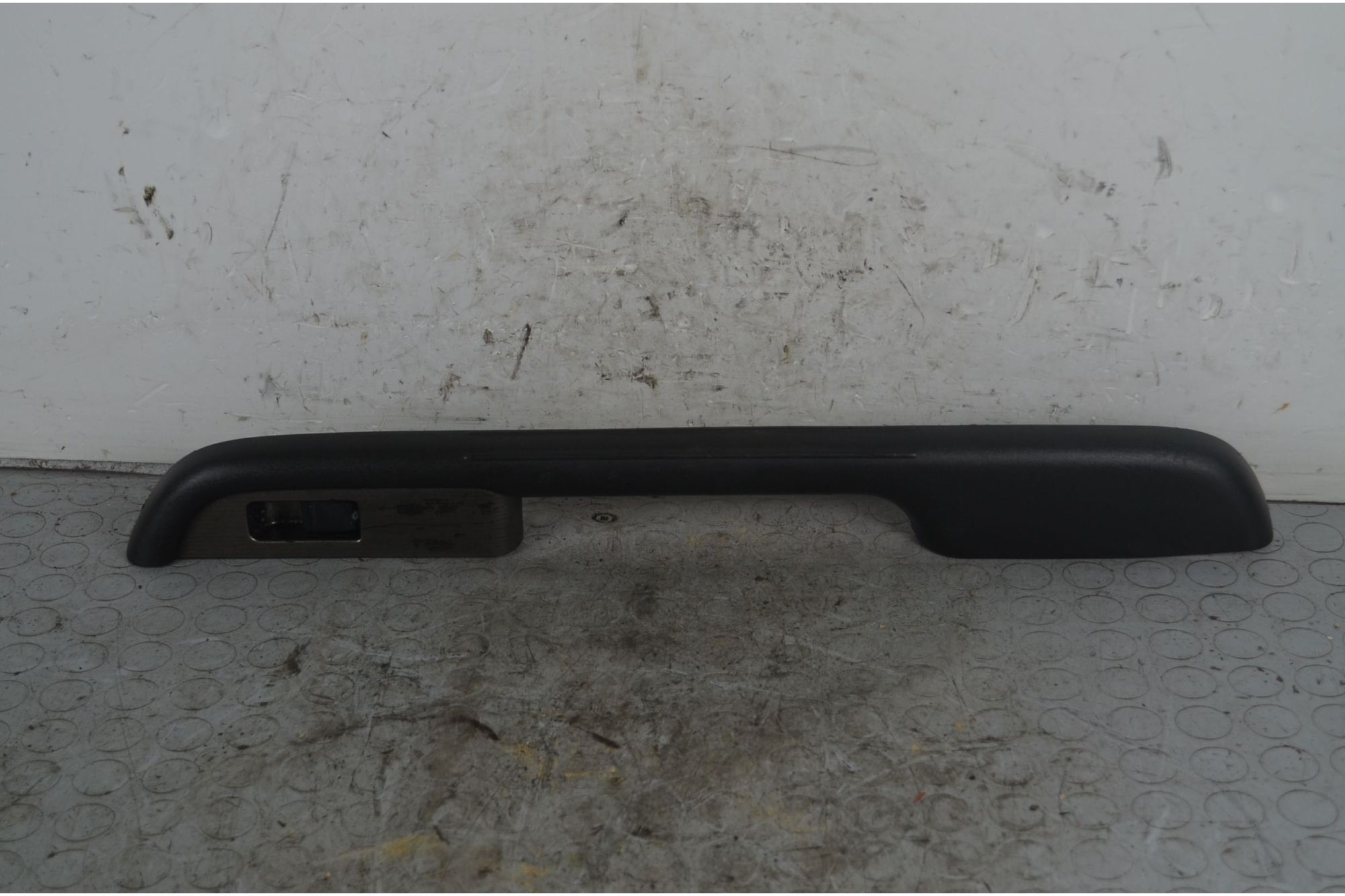 Pulsantiera Alzacristalli posteriore SX Nissan X-Trail Dal 2001 al 2006 Cod 829498H300X  1727861613406