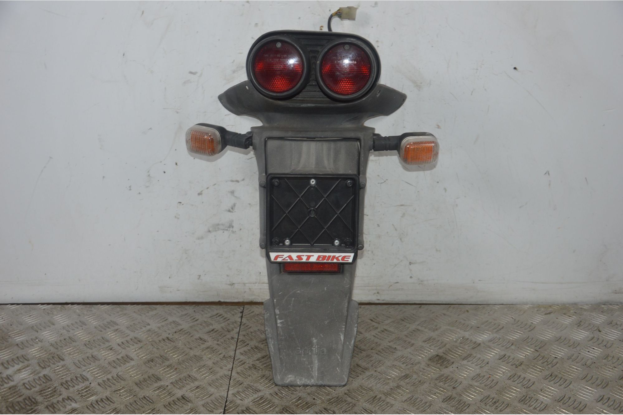 Carena Portatarga Posteriore Con Stop Posteriore Aprilia SR 125 / 150 Dal 1999 al 2001  1727965991585