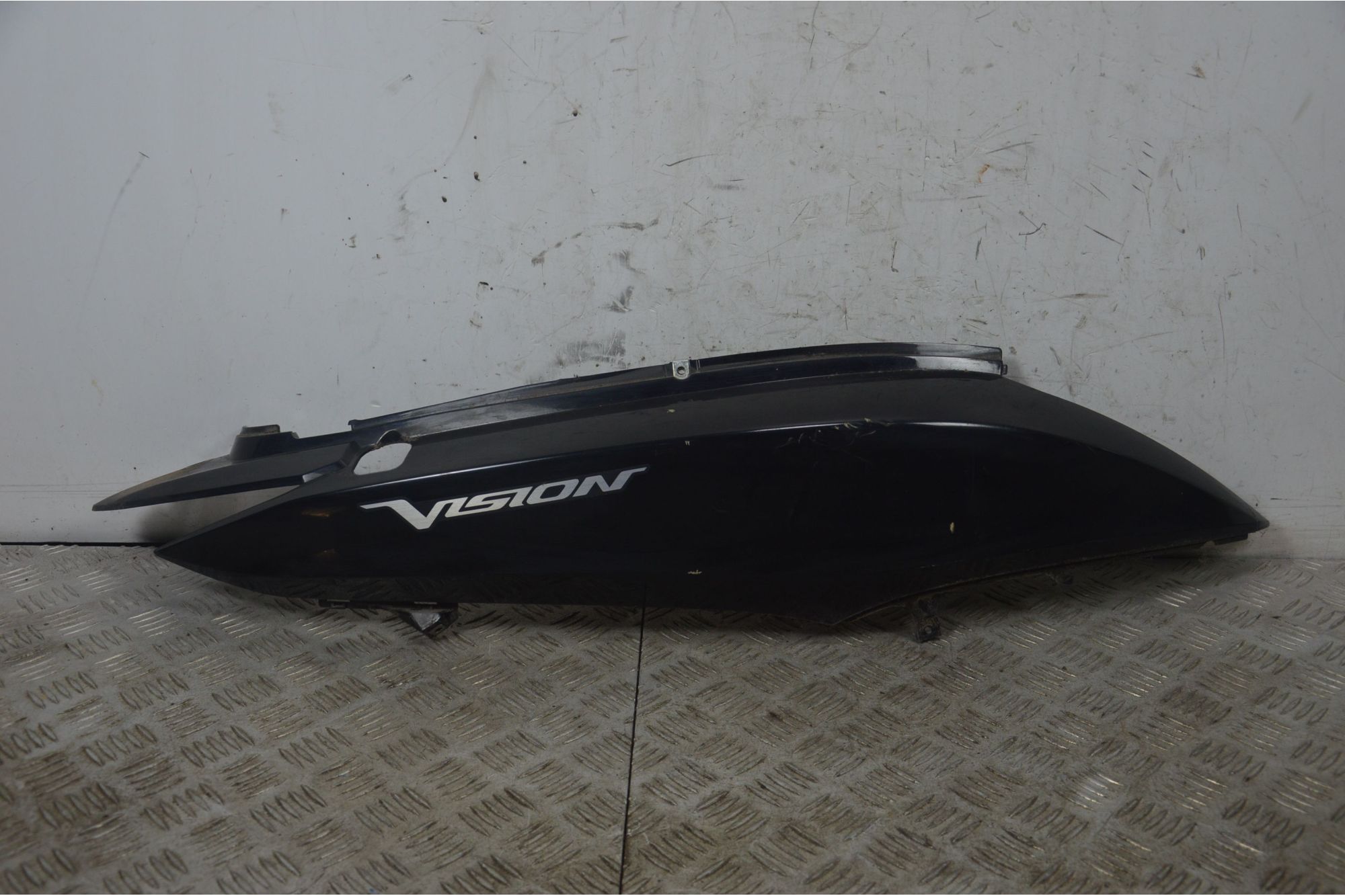 Carena Fianchetto Laterale Destro DX Honda Vision 50 / 110 Dal 2011 al 2017  1728293048989