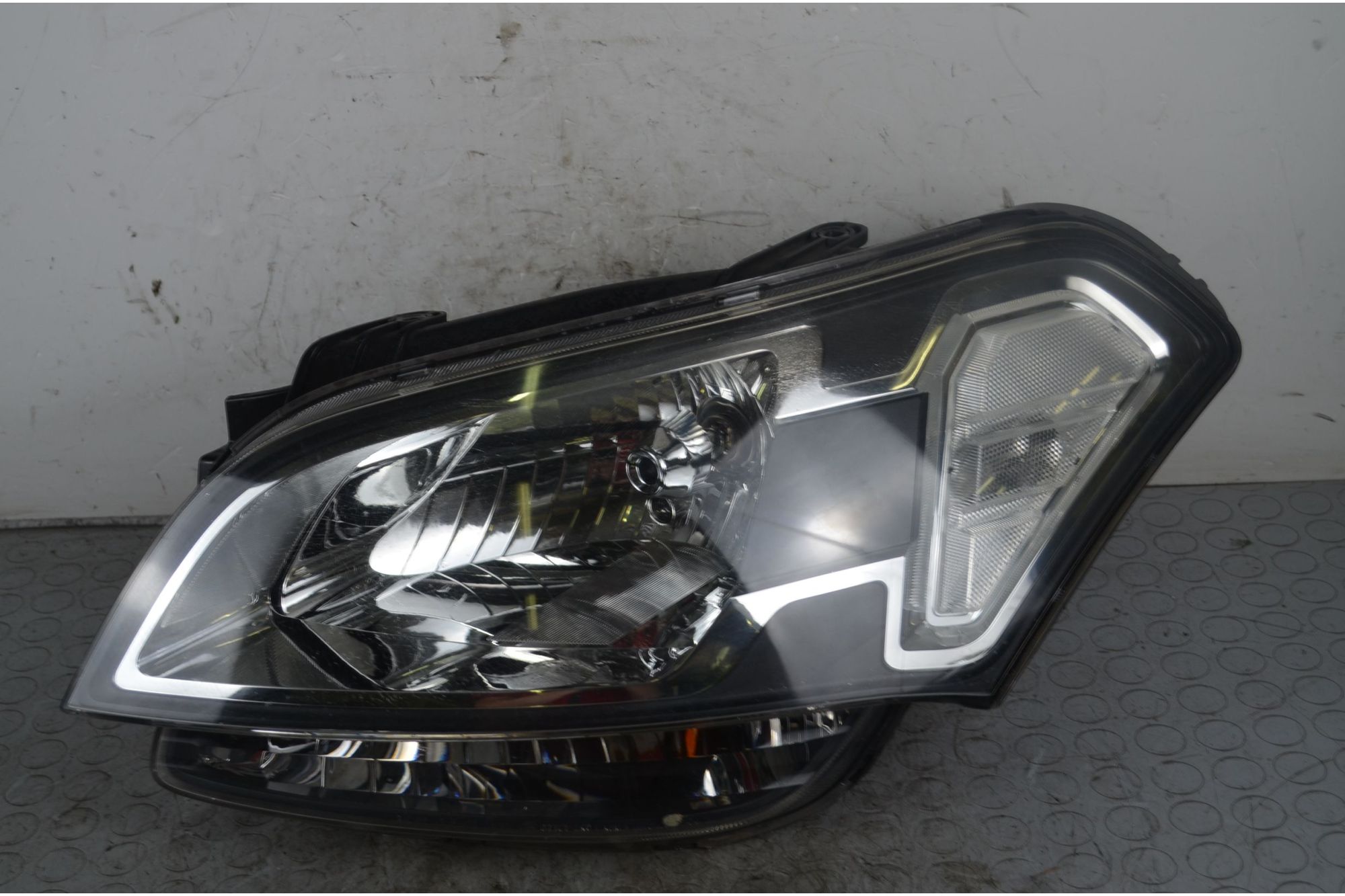 Faro anteriore SX Kia Soul Dal 2008 al 2013 Cod 921022K010  1728476744509