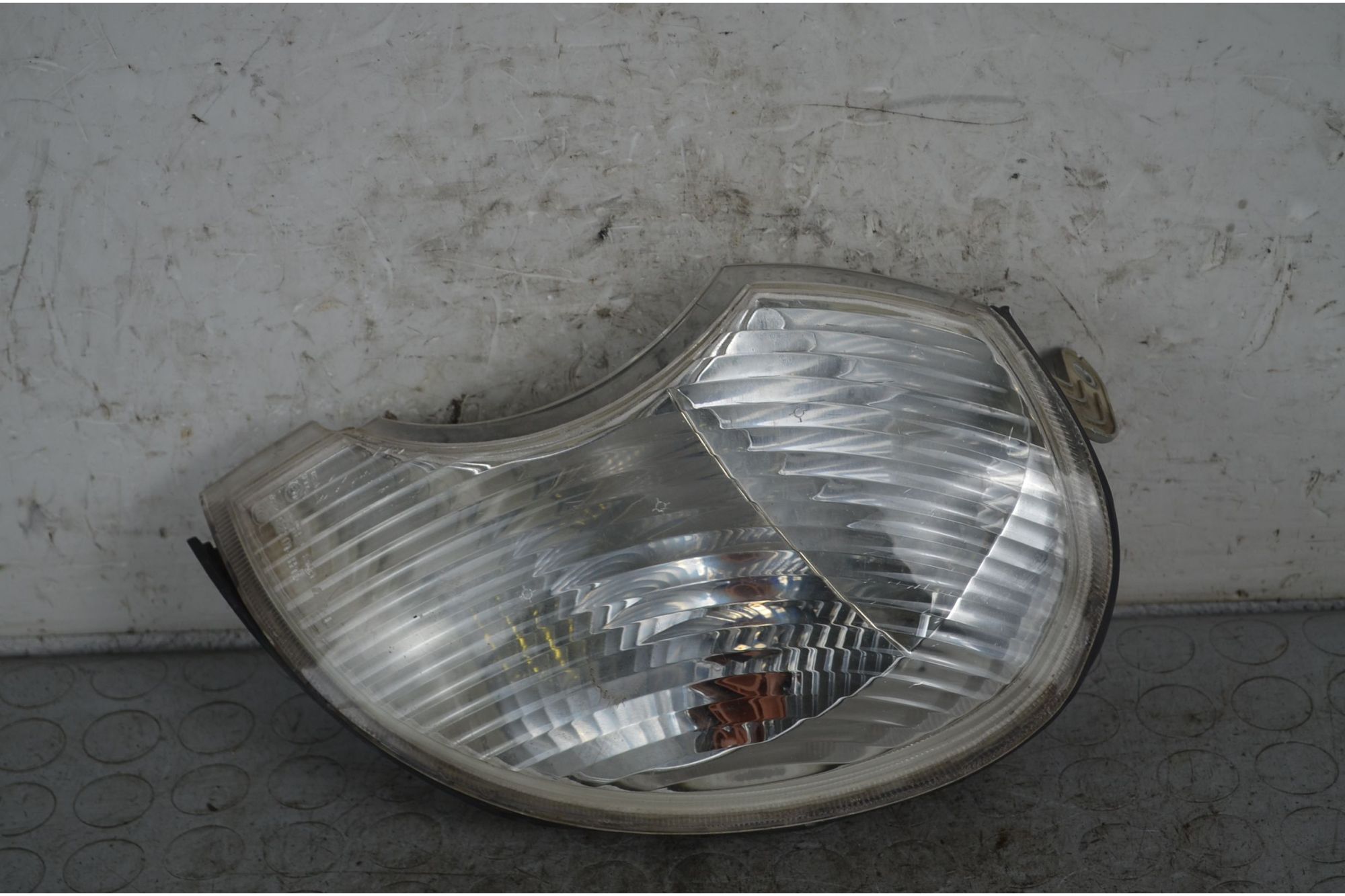 Faro anteriore interno SX Hyundai Terracan Dal 2001 al 2007 Cod 92301H1030  1728549237501