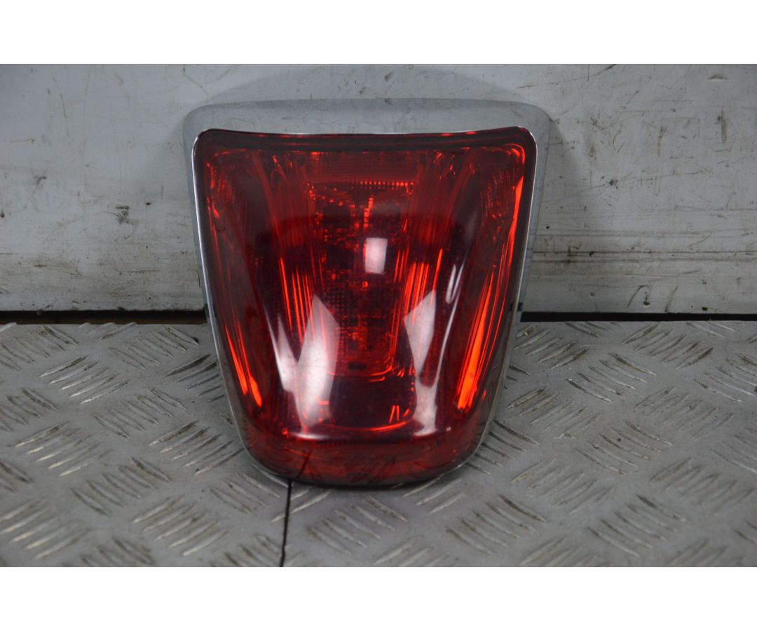 Fanale Stop Posteriore Piaggio Vespa Primavera 150 Dal 2014 al 2021  1728568514928