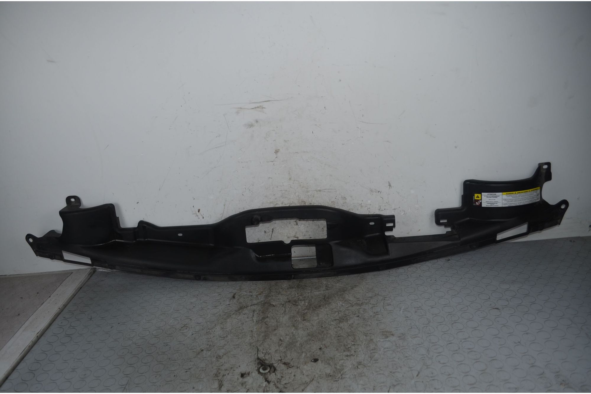 Supporto griglia anteriore Jeep Patriot Dal 2007 al 2011 Cod K05116364AC  1728635811578