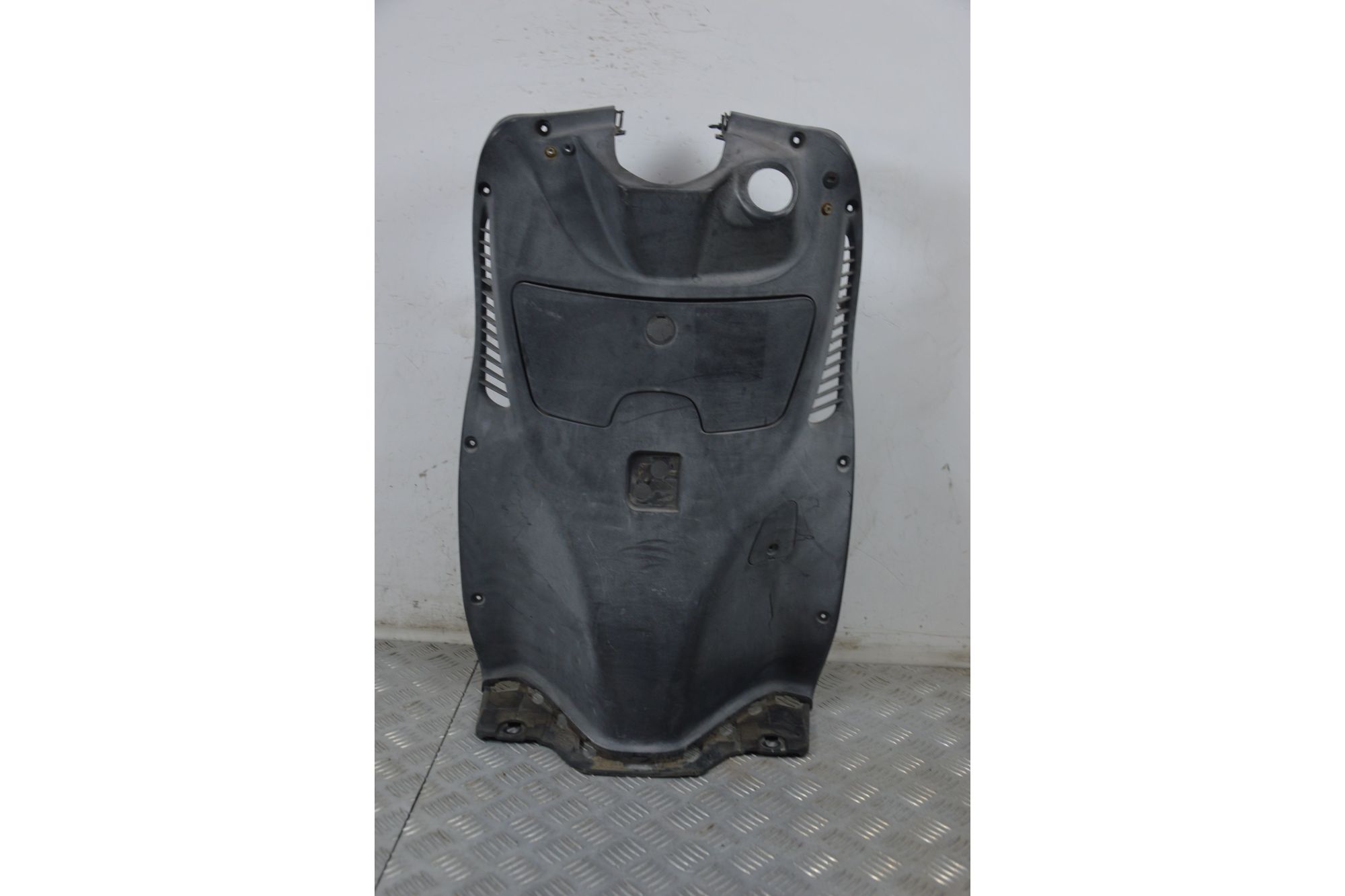 Carena Retroscudo Suzuki Sixteen 125 / 150 dal 2007 al 2014  1729065645085