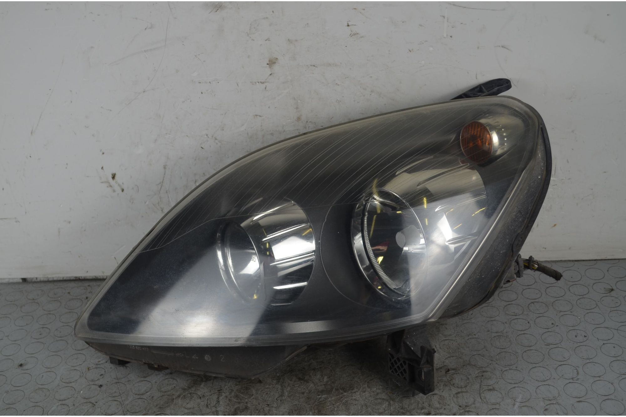 Faro Anteriore SX Opel Zafira B Dal 2005 al 2014 Cod 93190406  1729146817356