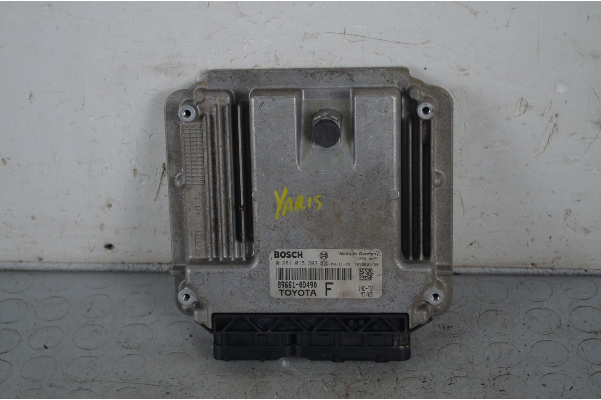 Centralina ECU Toyota Yaris Dal 2005 al 2011  Cod 0281015393  1729838000318