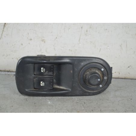 Pulsantiera Alzacristalli anteriore SX Renault Trafic Dal 2001 al 2014 Cod 8200011867