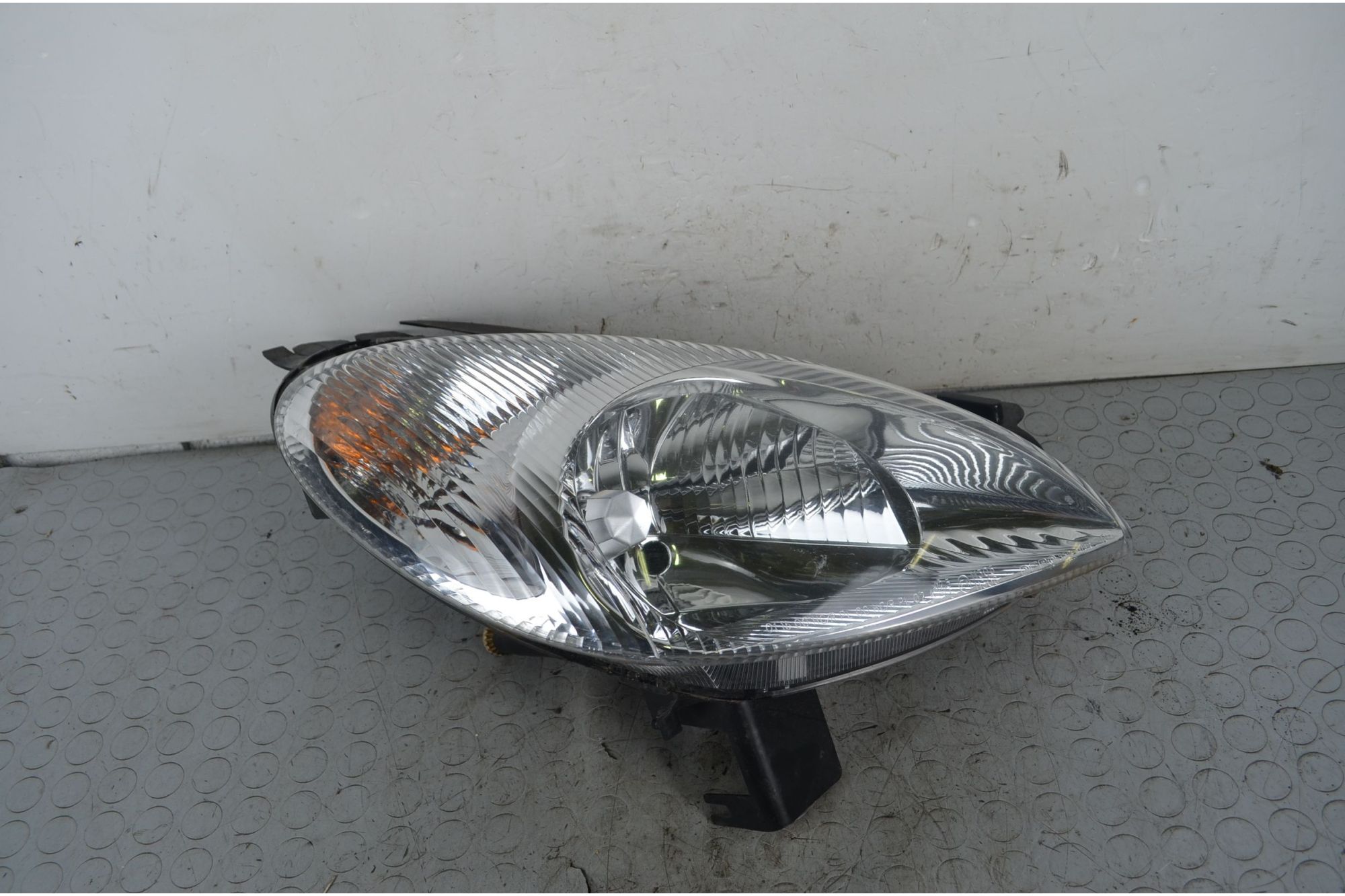 Faro Anteriore DX Citroen Xsara Picasso Dal 1999 al 2012 Cod 6205W0  1730189529212