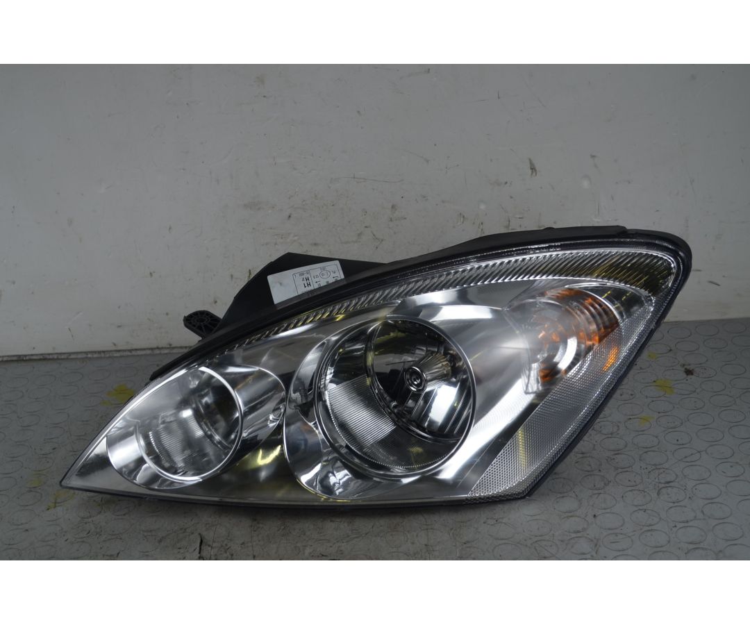 Faro Anteriore SX Kia Ceed Dal 2006 al 2012 Cod 921011H000  1730283296348