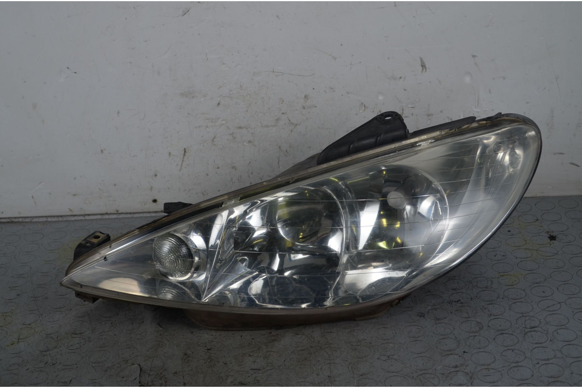 Faro Anteriore SX Peugeot 206 Dal 1998 al 2009 Cod 6204S7  1730369523528