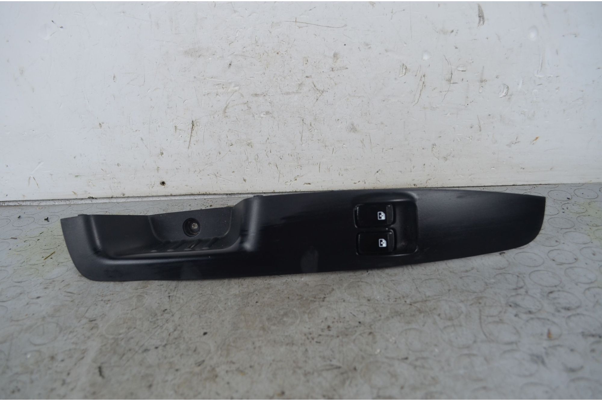 Pulsantiera Alzacristalli anteriore SX Hyundai i10 Dal 2008 al 2014 Cod 82730-0X020