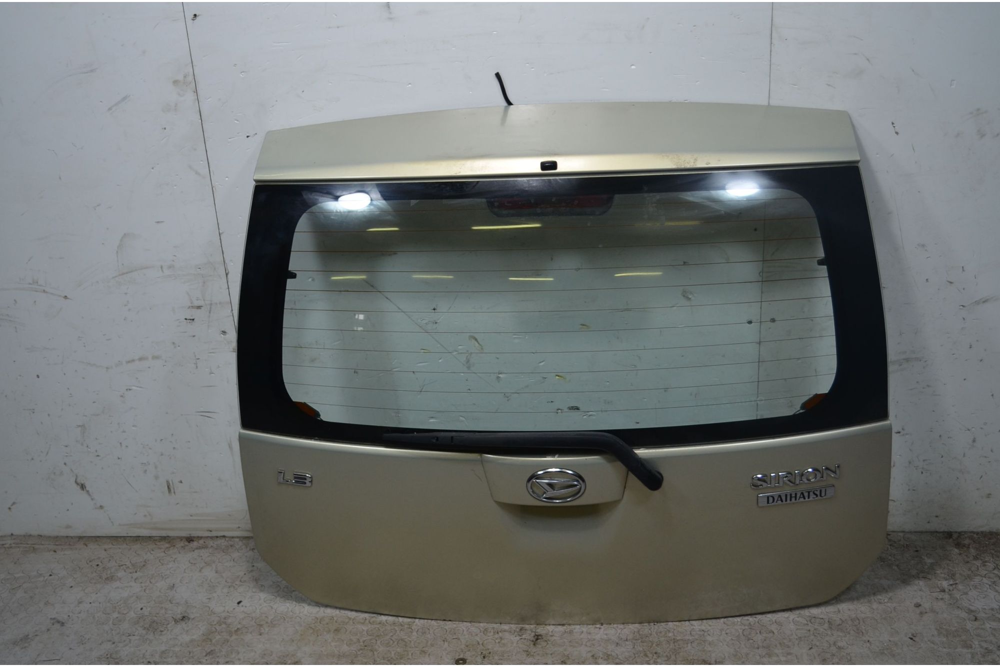 Portellone Bagagliaio Posteriore Daihatsu Sirion Dal 2004 al 2015 Cod 67005B1070  1731315219106