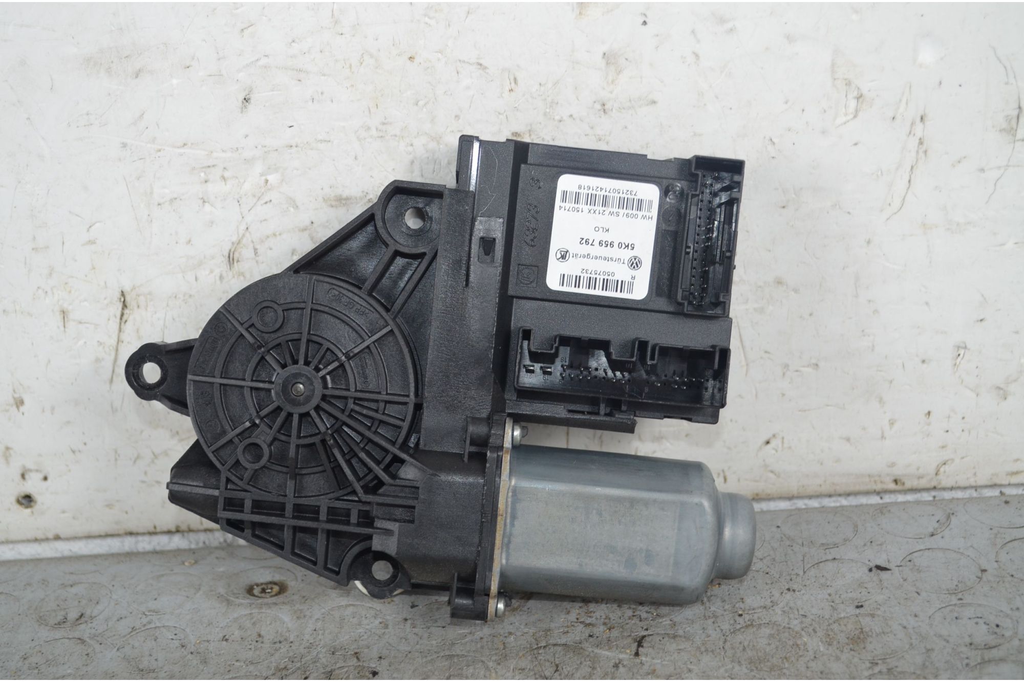 Motorino Alzacristalli Anteriore DX Volkswagen Touran Dal 2003 al 2010 Cod 5K0959792  1732197645625