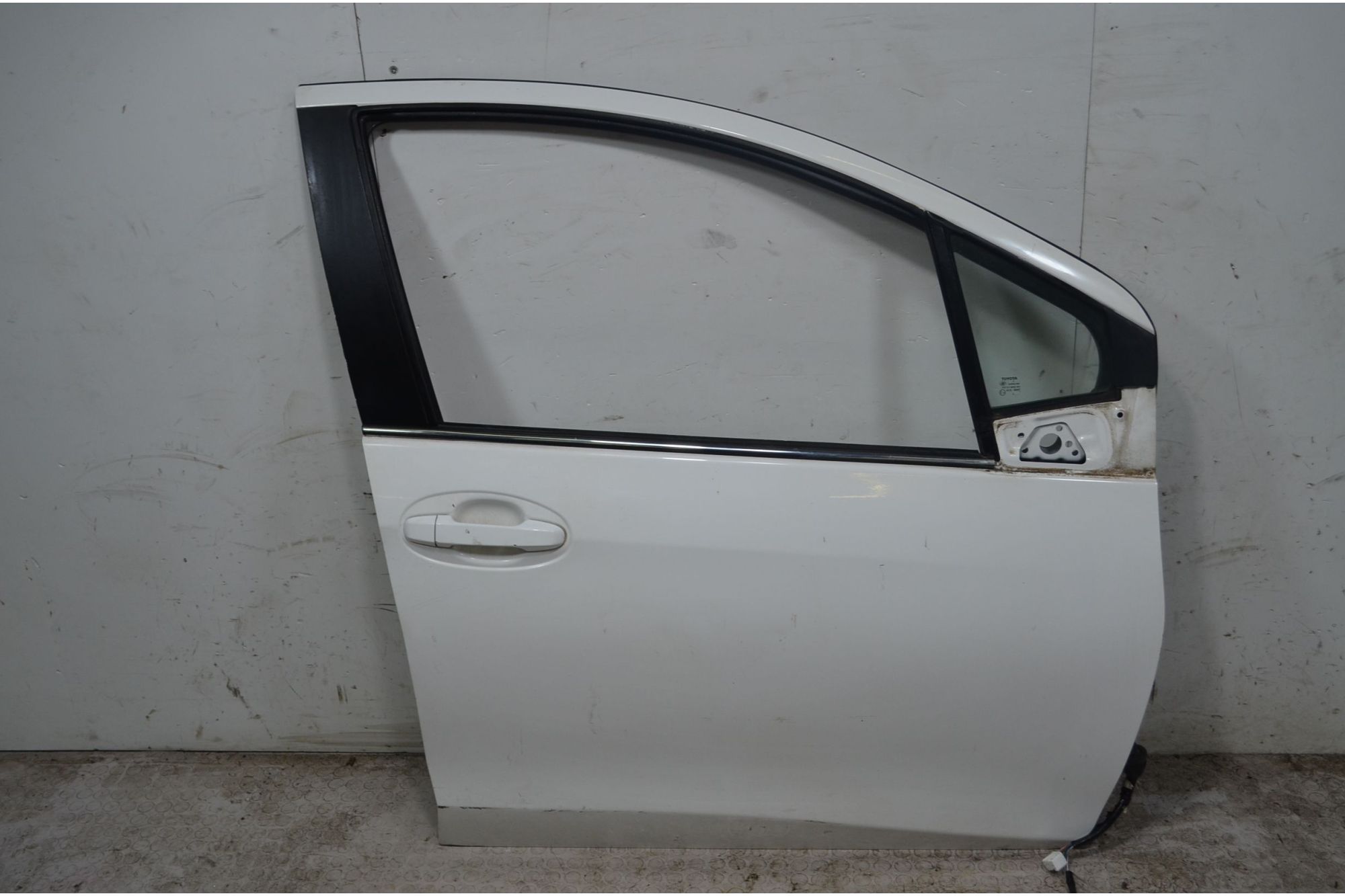 Portiera Sportello Anteriore DX Toyota Yaris III  Dal 2011 al 2019 Cod 670010D240  1732625882776