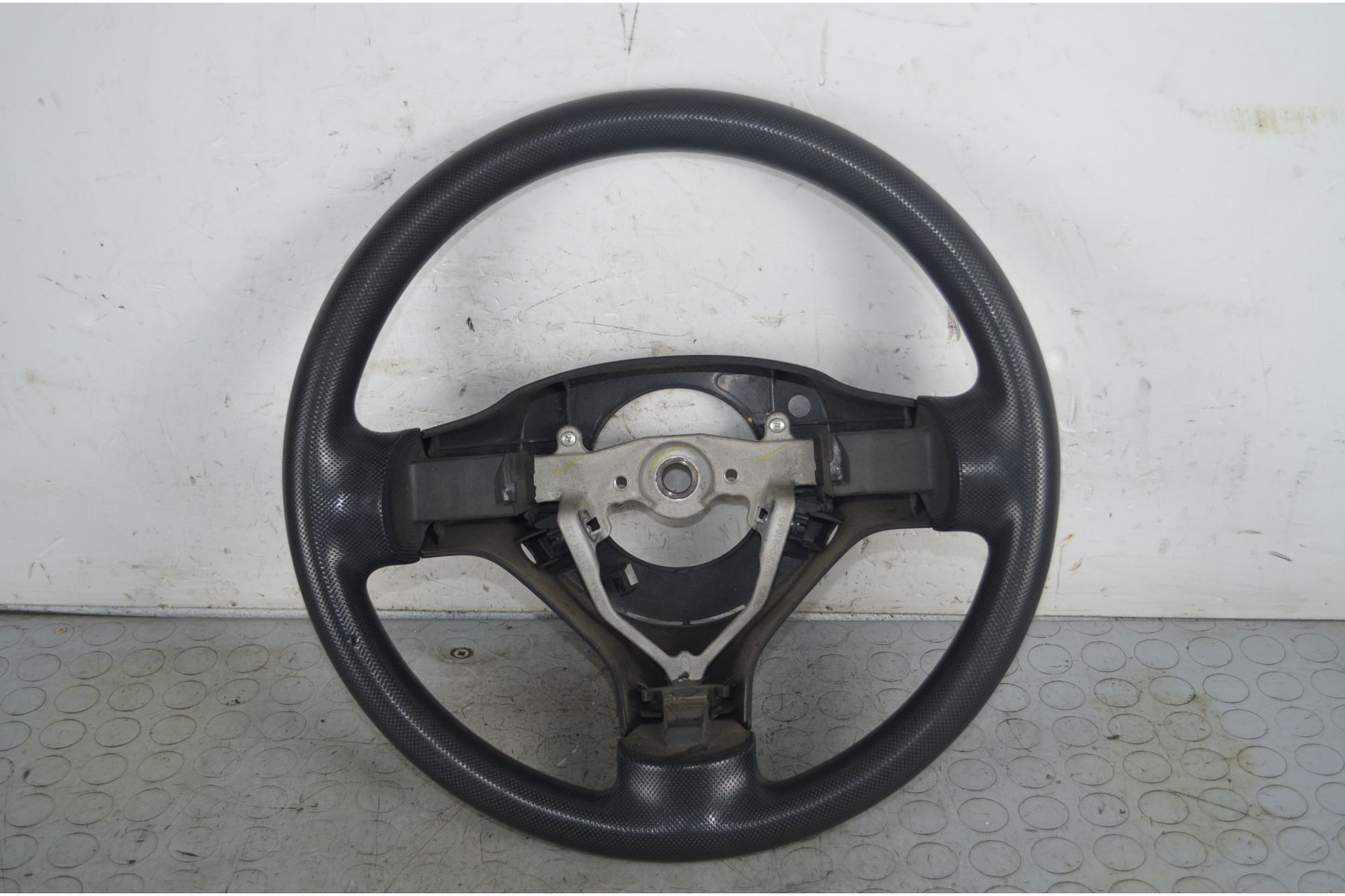 Volante Toyota Aygo  Dal 2005 al 2014 Cod GS120-01840  1732784640491